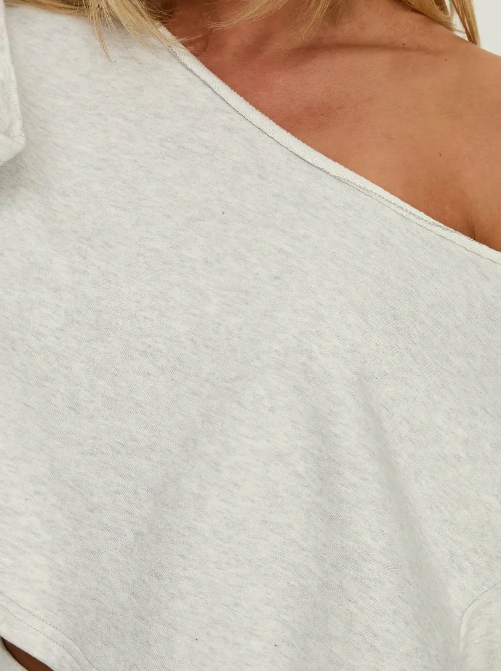 Retreat Raw Edge Off Shoulder Jumper Snow Marle