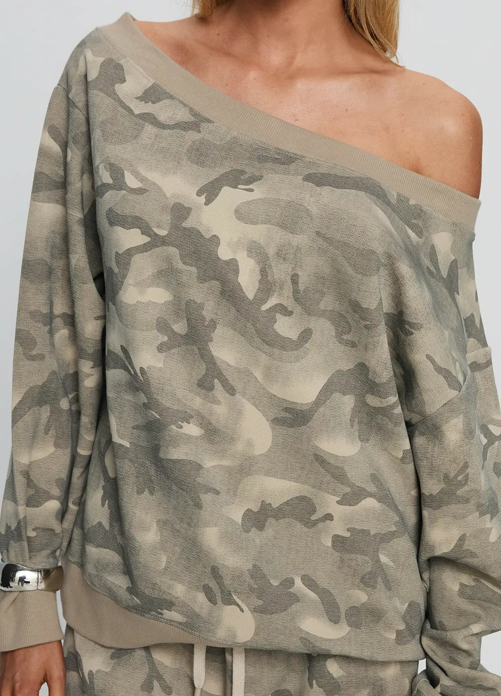 Wellness Off The Shoulder Jumper Washed Camo