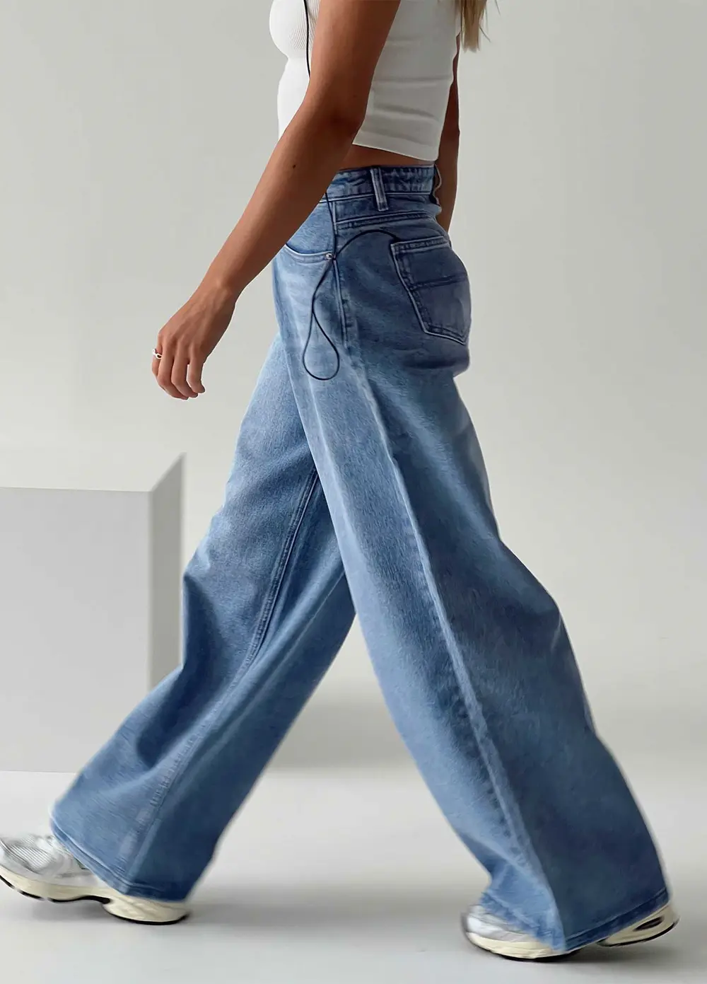 Naylor Mid Rise Wide Leg Jeans Light Blue Wash