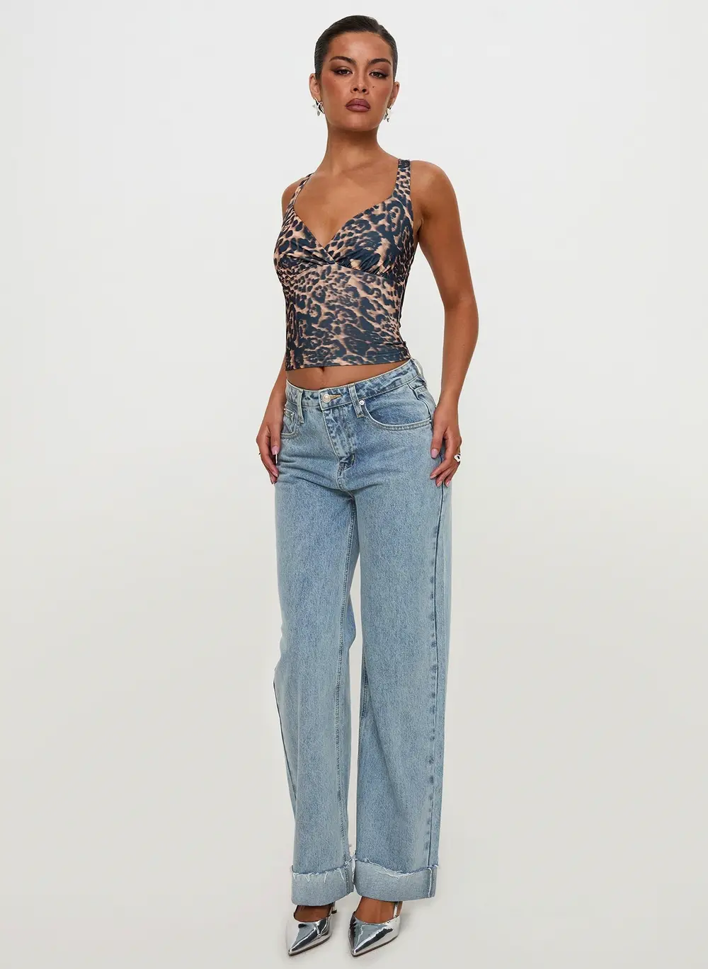 Ollie Mid Rise Straight Leg Jean Light Wash Denim