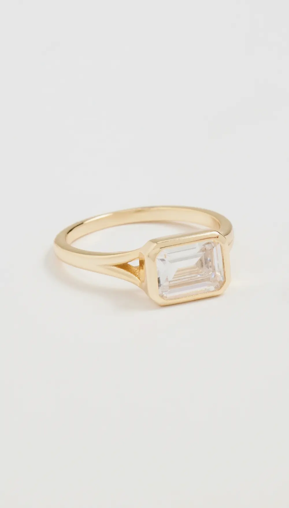 SHASHI Emerald Baguette Ring