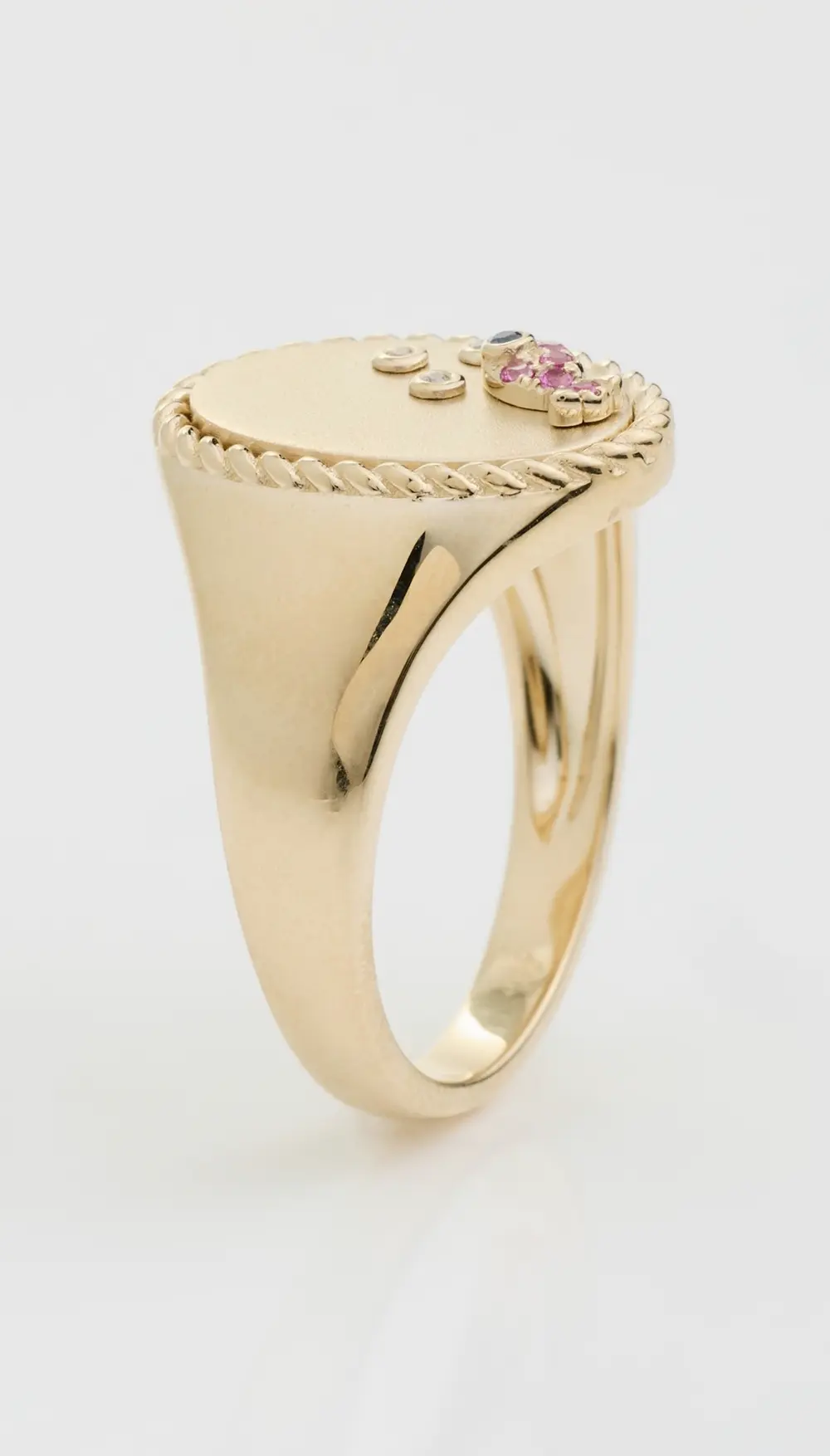 Yvonne Leon Chevaliere Oval Ring
