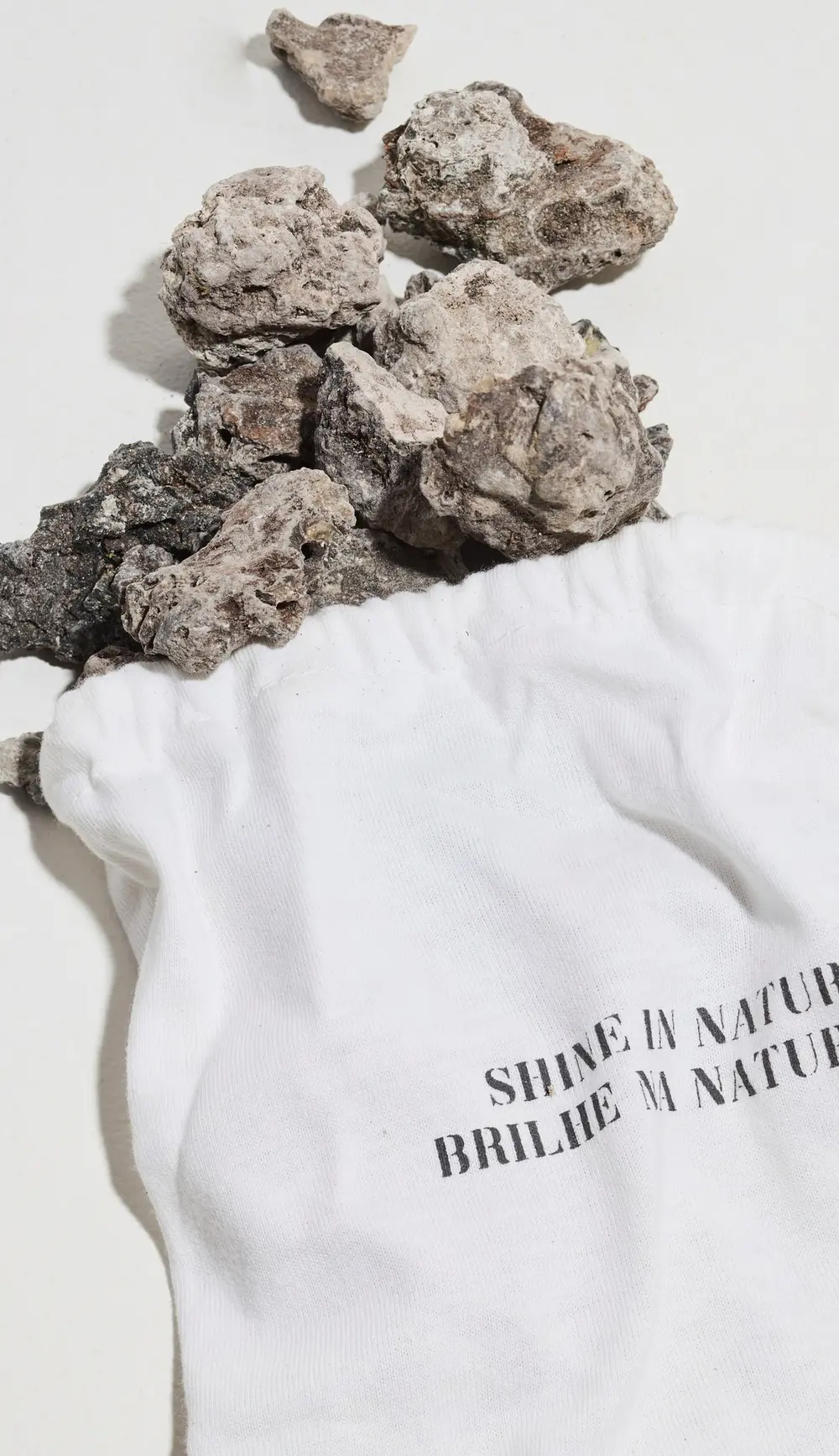 Costa Brazil Aromatic Oleoresin With Ceramic Tray