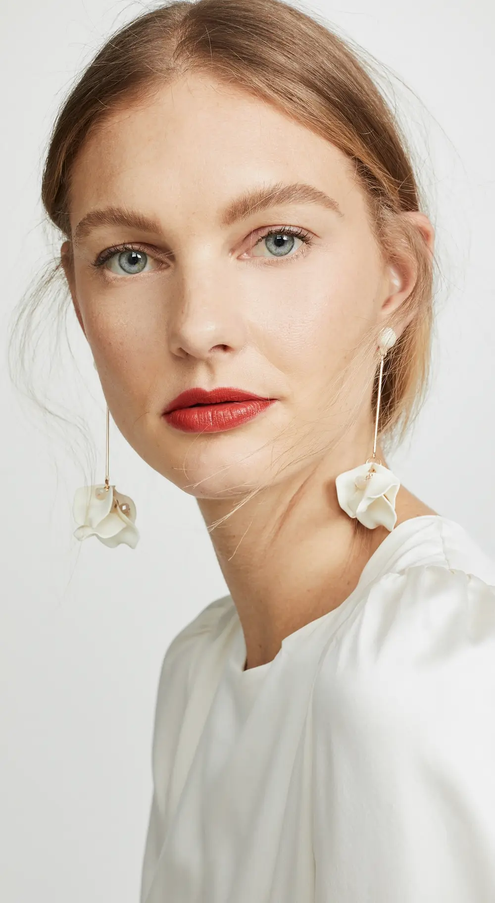 SHASHI Petunia Earrings