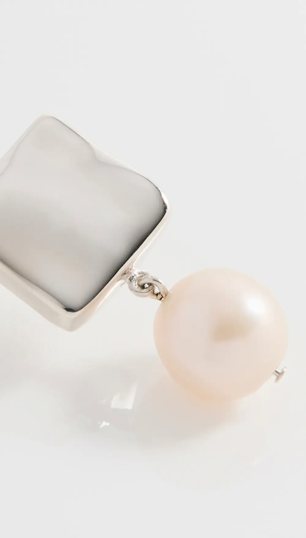 AGMES Small Baroque Luca Earrings