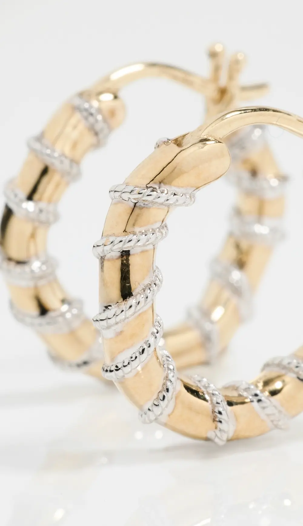 Yvonne Leon Paire De Mini Creoles Twistees Gold OJ Earrings