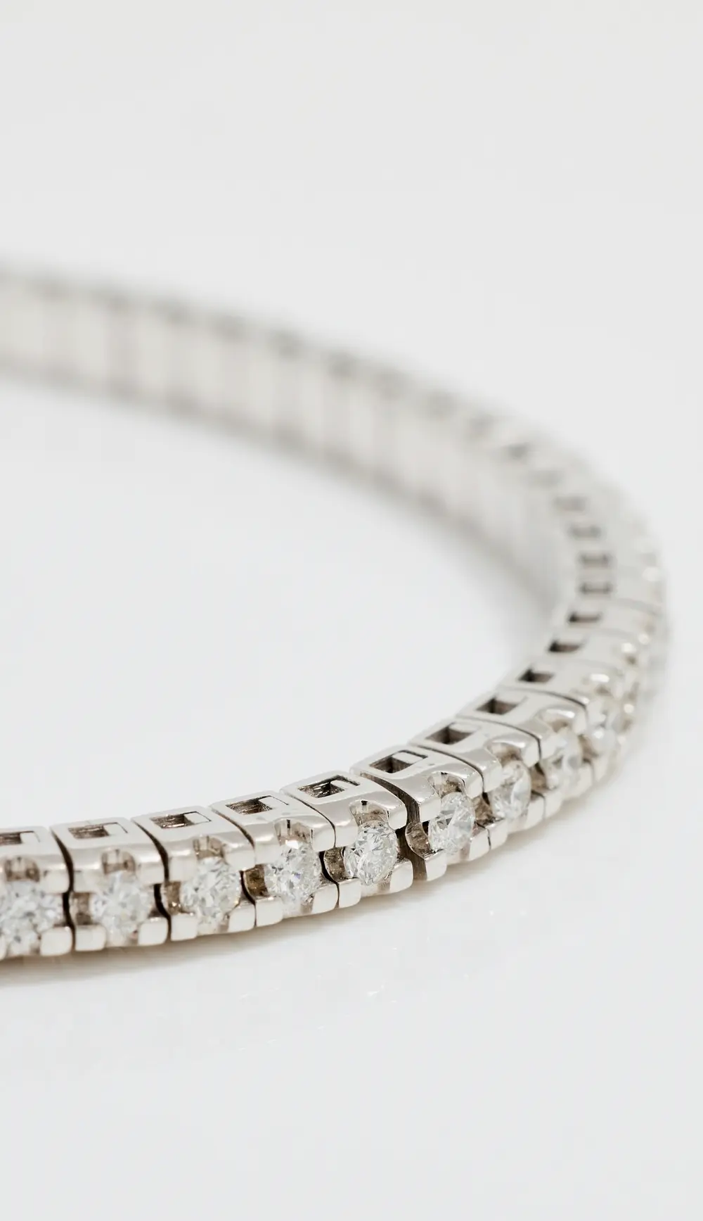 SHAY 18k Round Diamond Tennis Stretch Bracelet