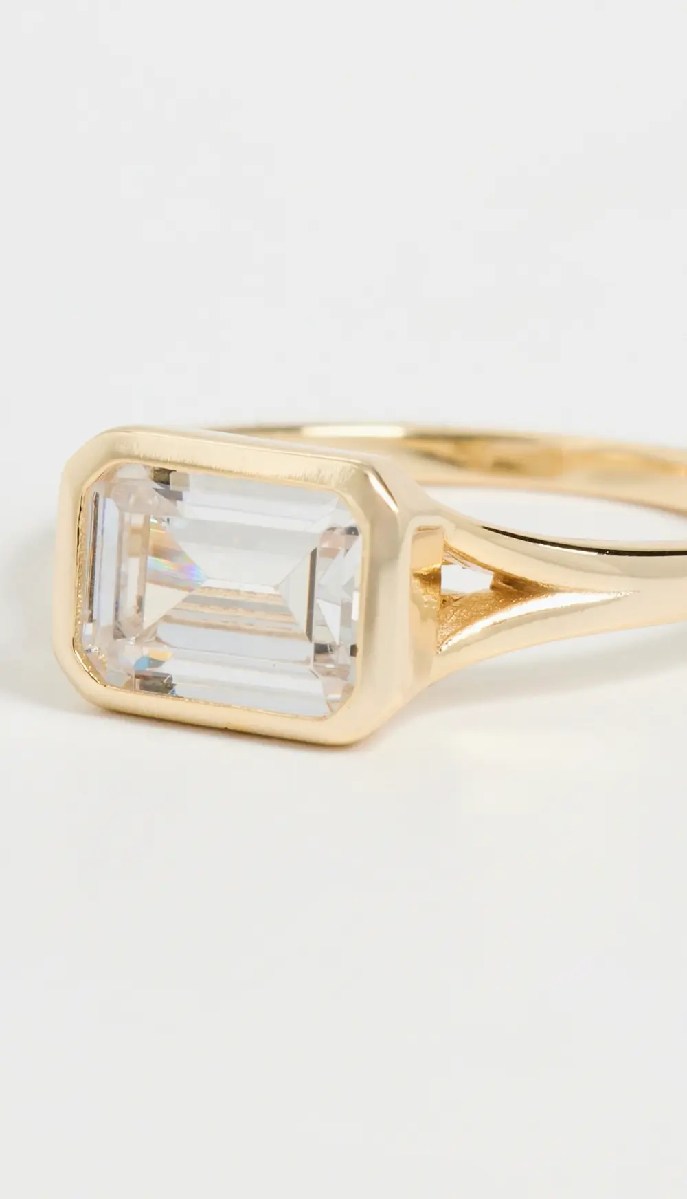 SHASHI Emerald Baguette Ring