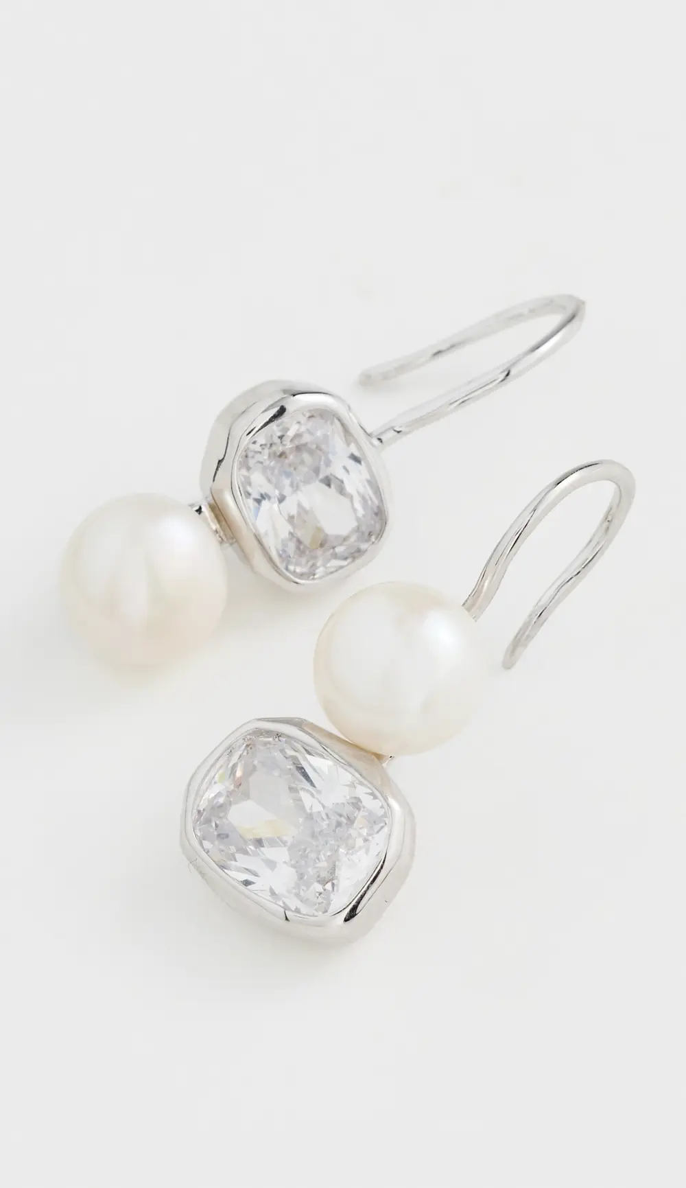 SHASHI Clemence Reverse Stud