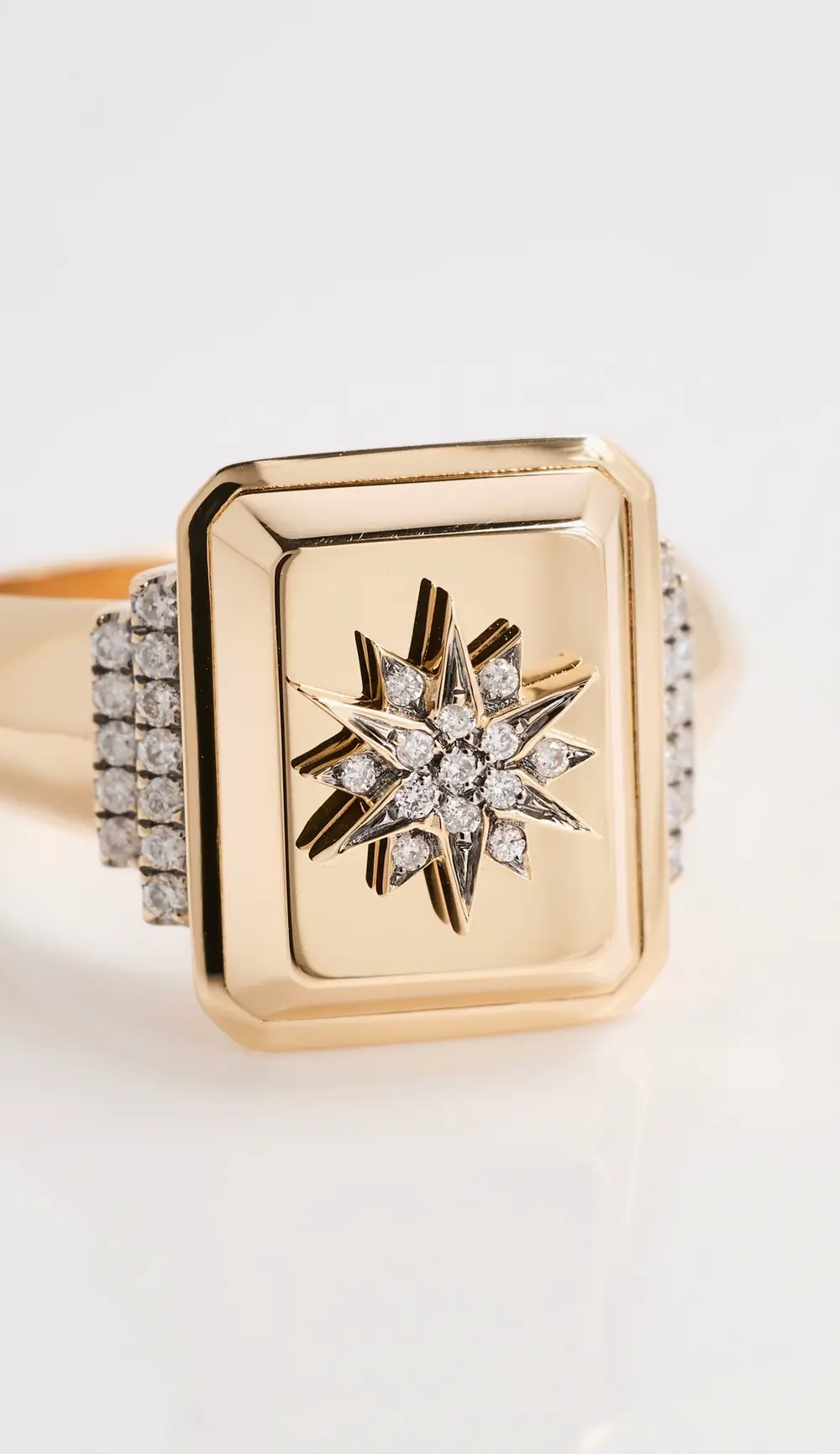 Sorellina Victorian Star Gold Signet Ring