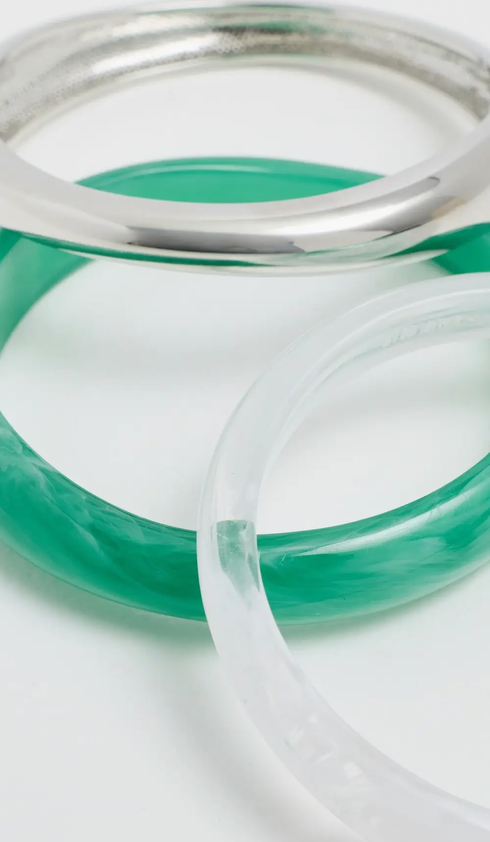 BaubleBar Raven Resin Bangle Set