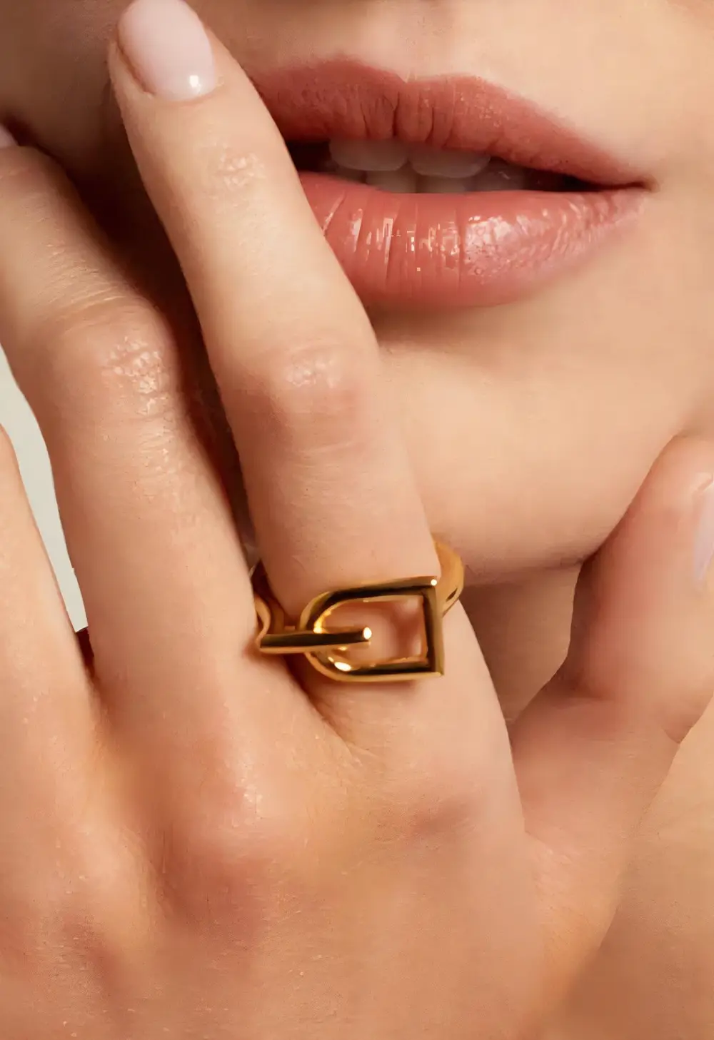 Hallie Stirrup Ring - Gold