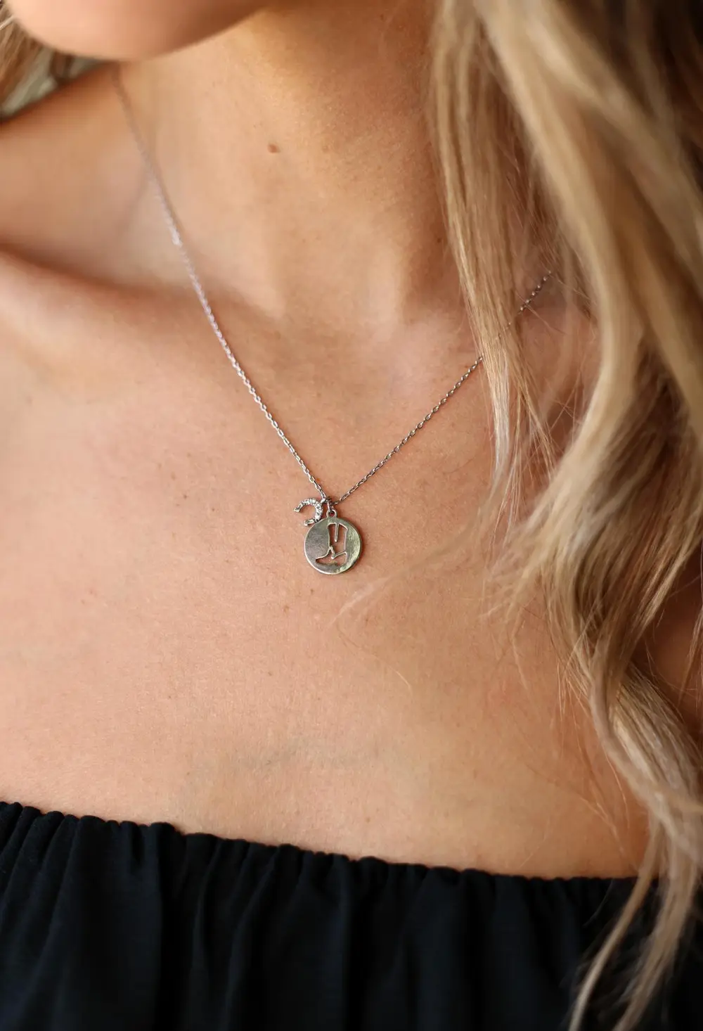 Nellie Horseshoe Necklace - Silver
