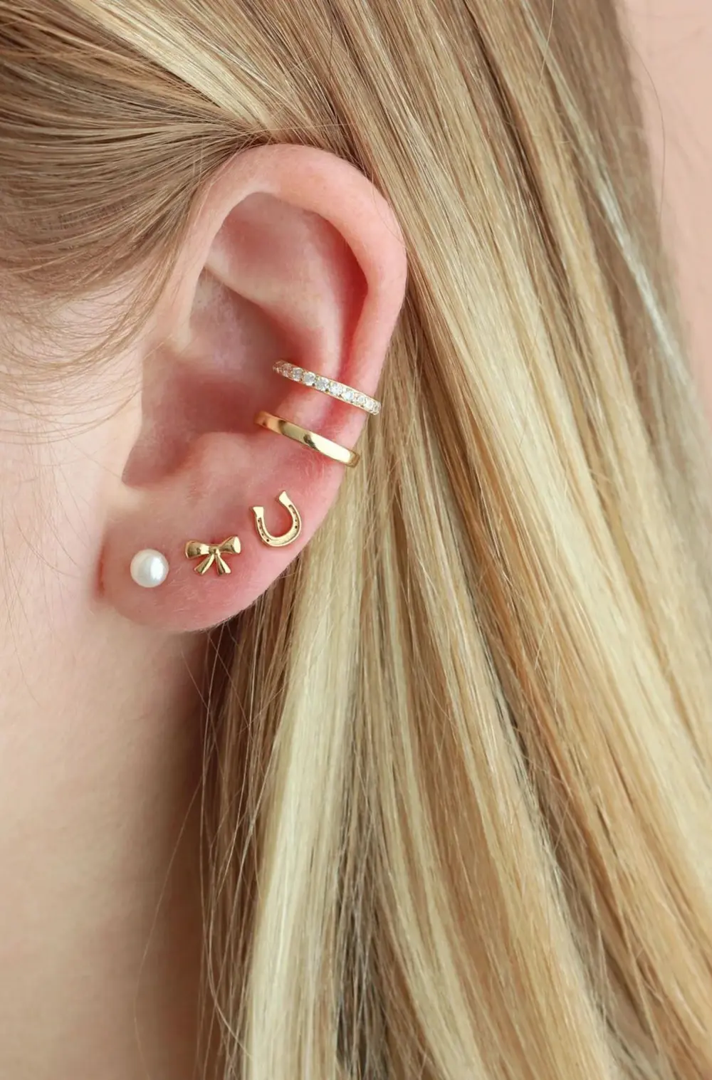 Horseshoe Stud Earrings - Gold