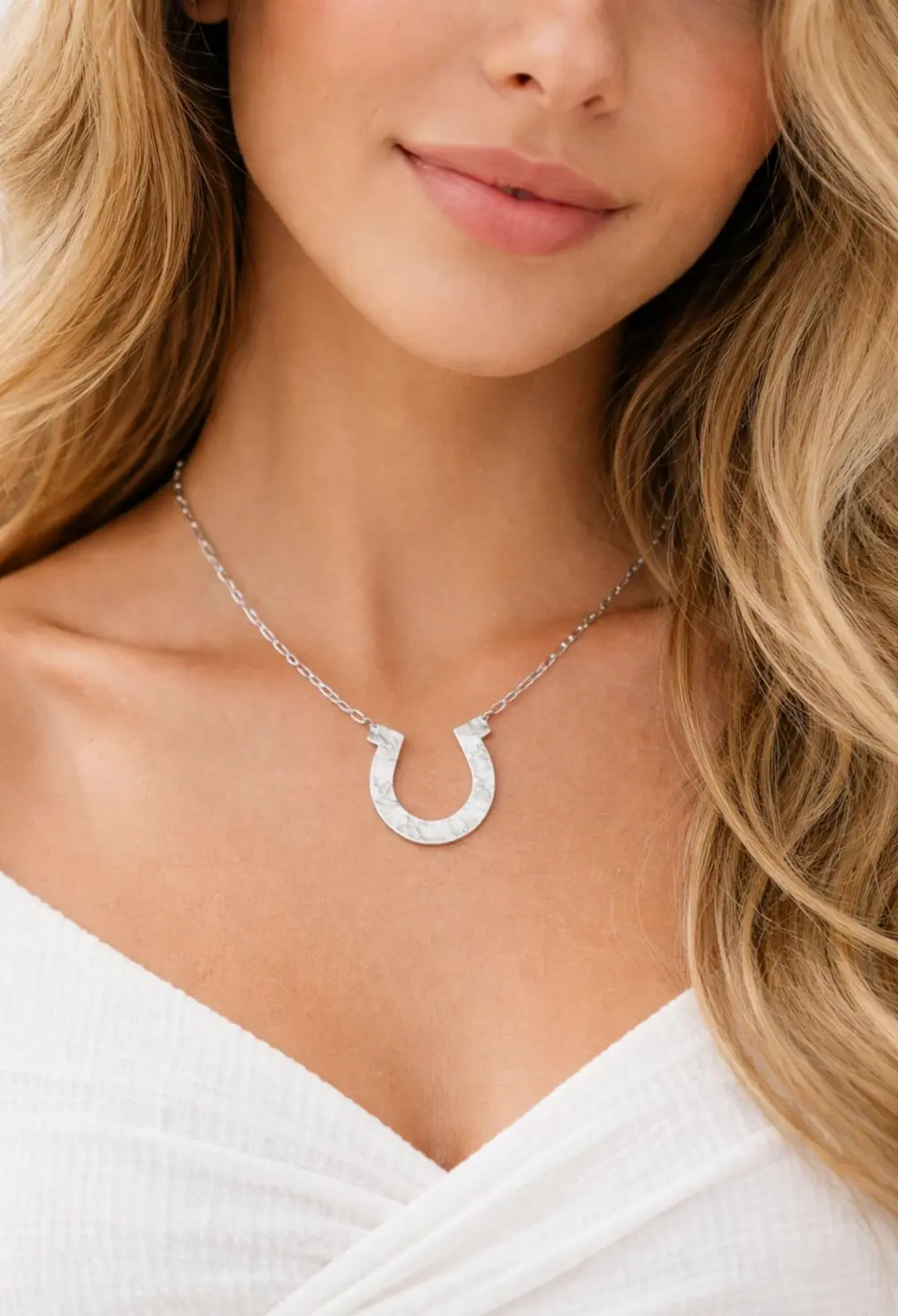 Valenci Horseshoe Necklace - Silver