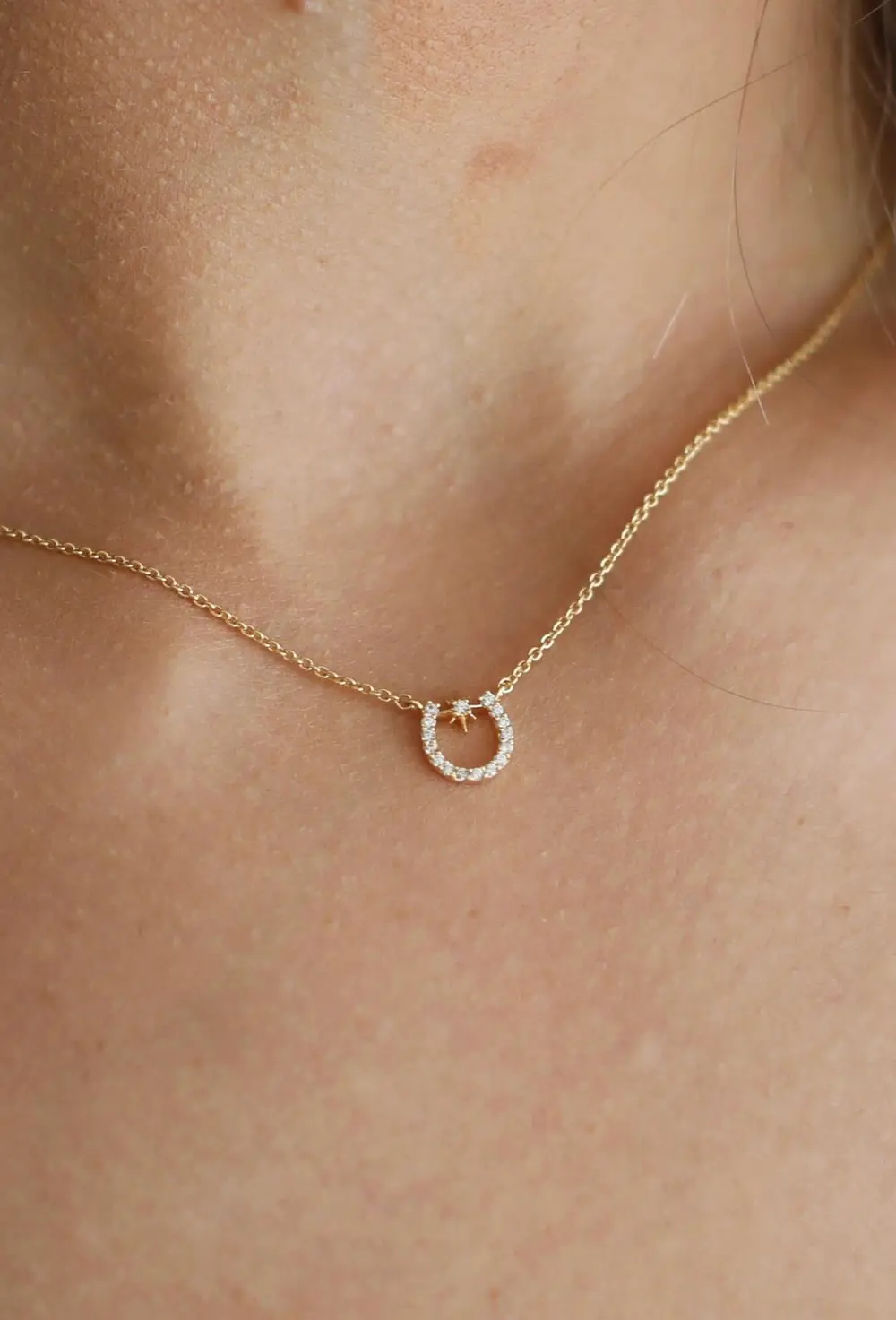 Lucky Starlight Horseshoe Necklace - Gold
