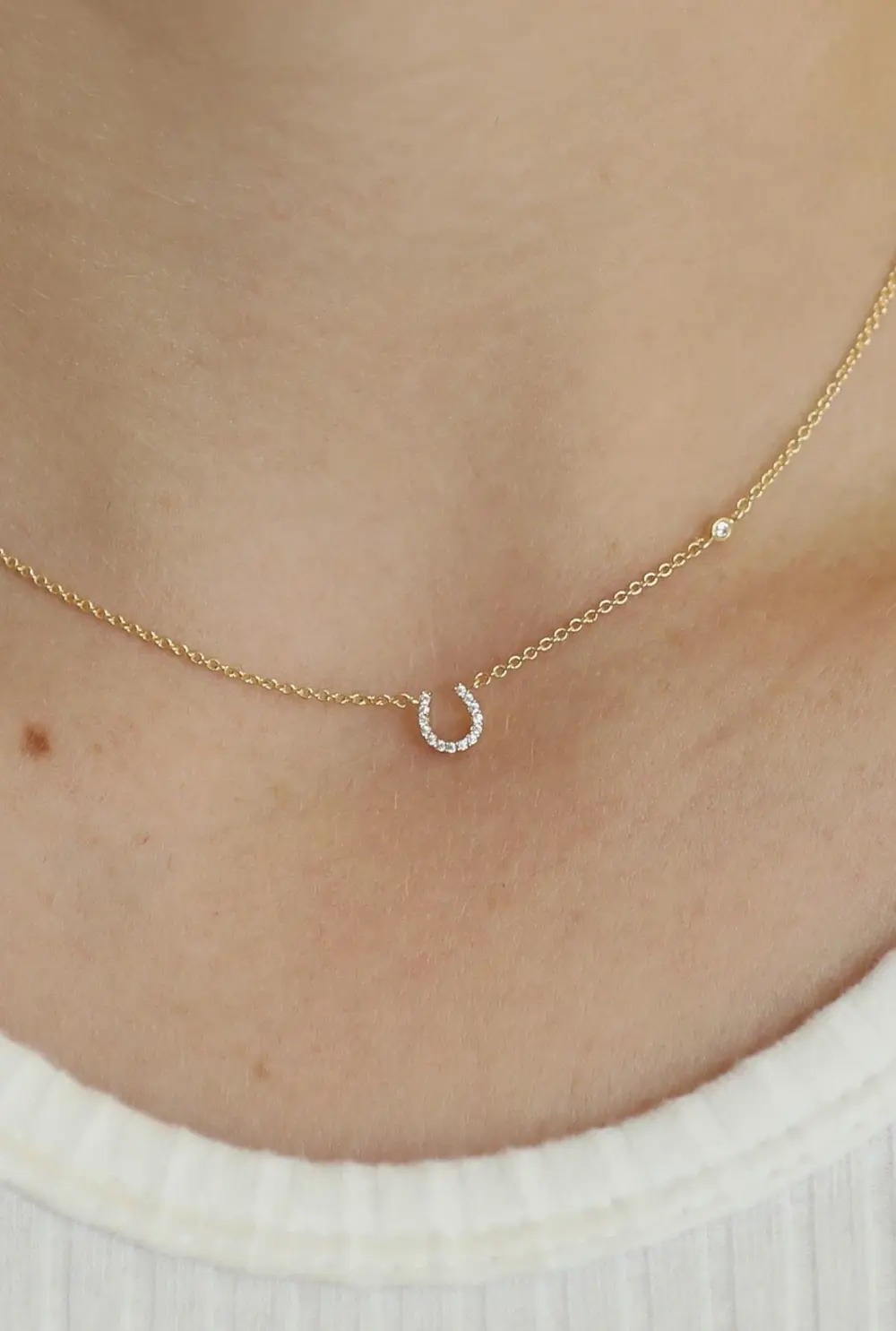 Gemma Horseshoe Necklace - Gold