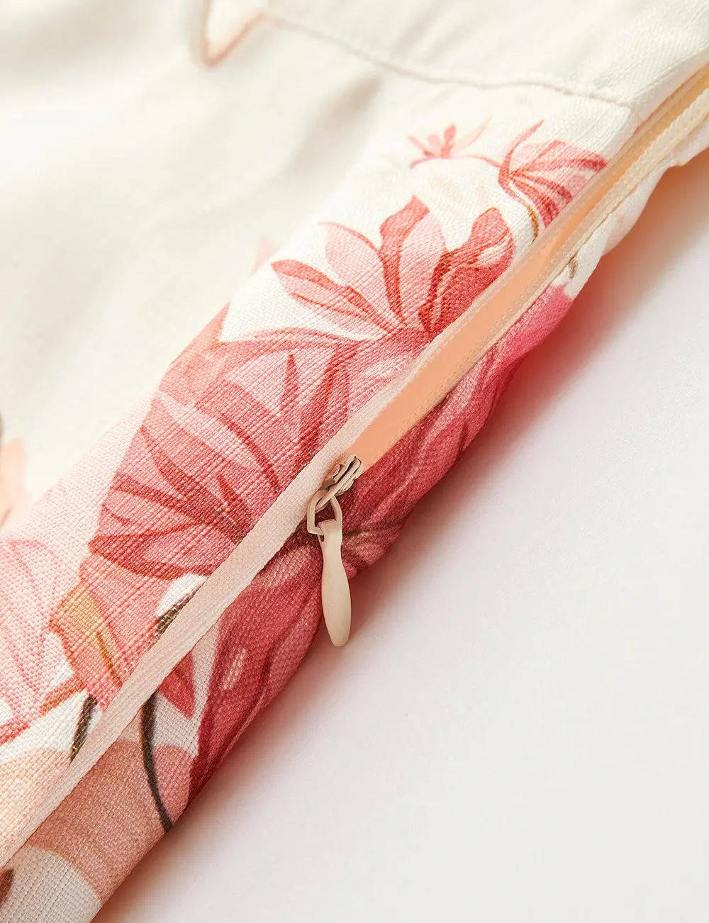 Belted Tropical Print Mid-Waist Shorts