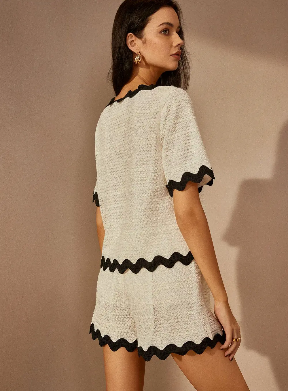 Contrast Trim V-Neck Shorts Set