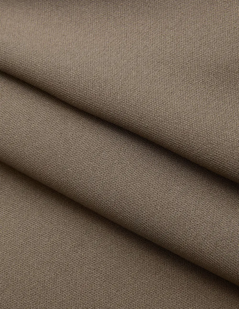 Metal Button Mid-Waist Pleated Shorts