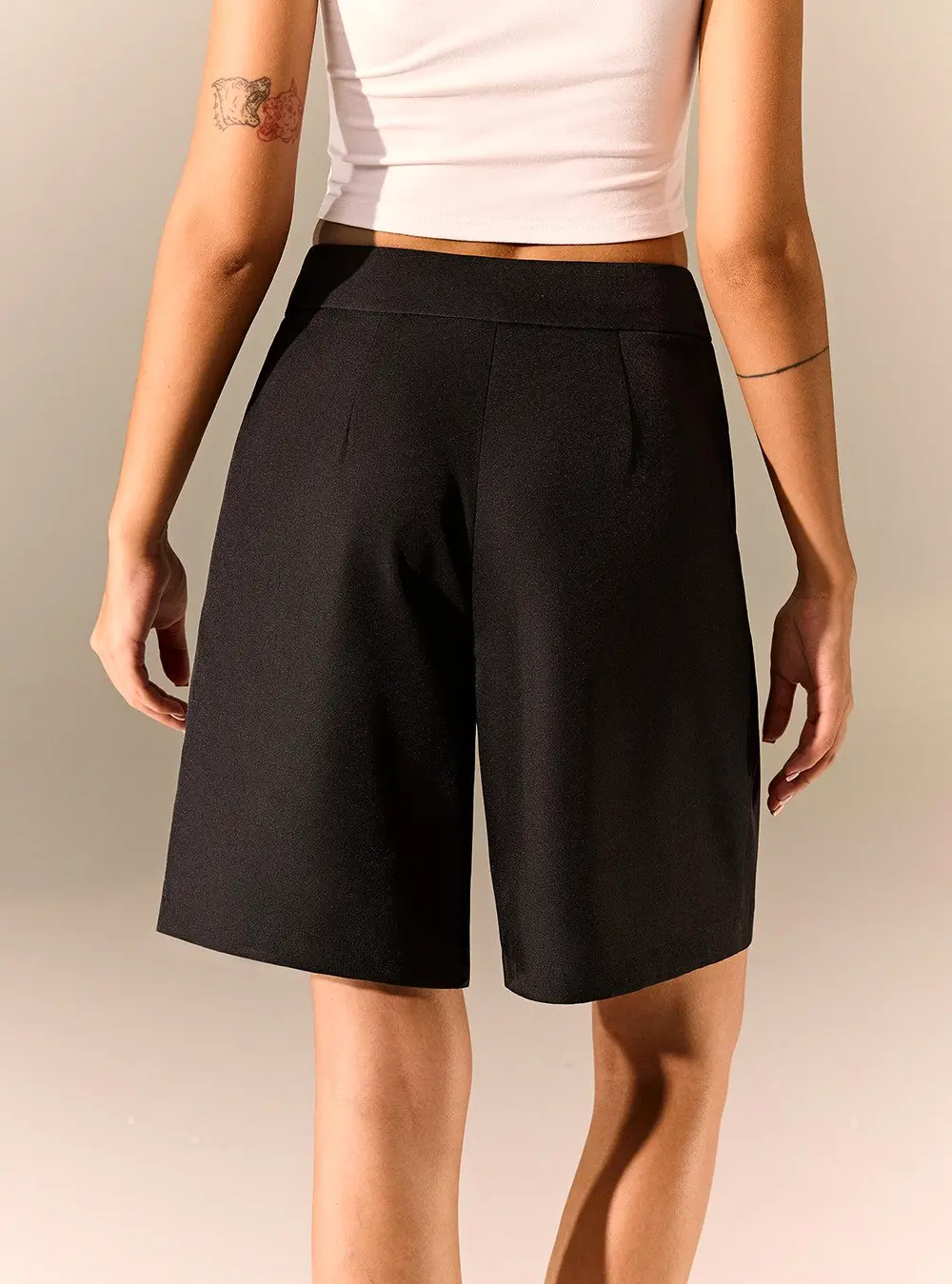 Buckle Detail Mid-Waist Shorts