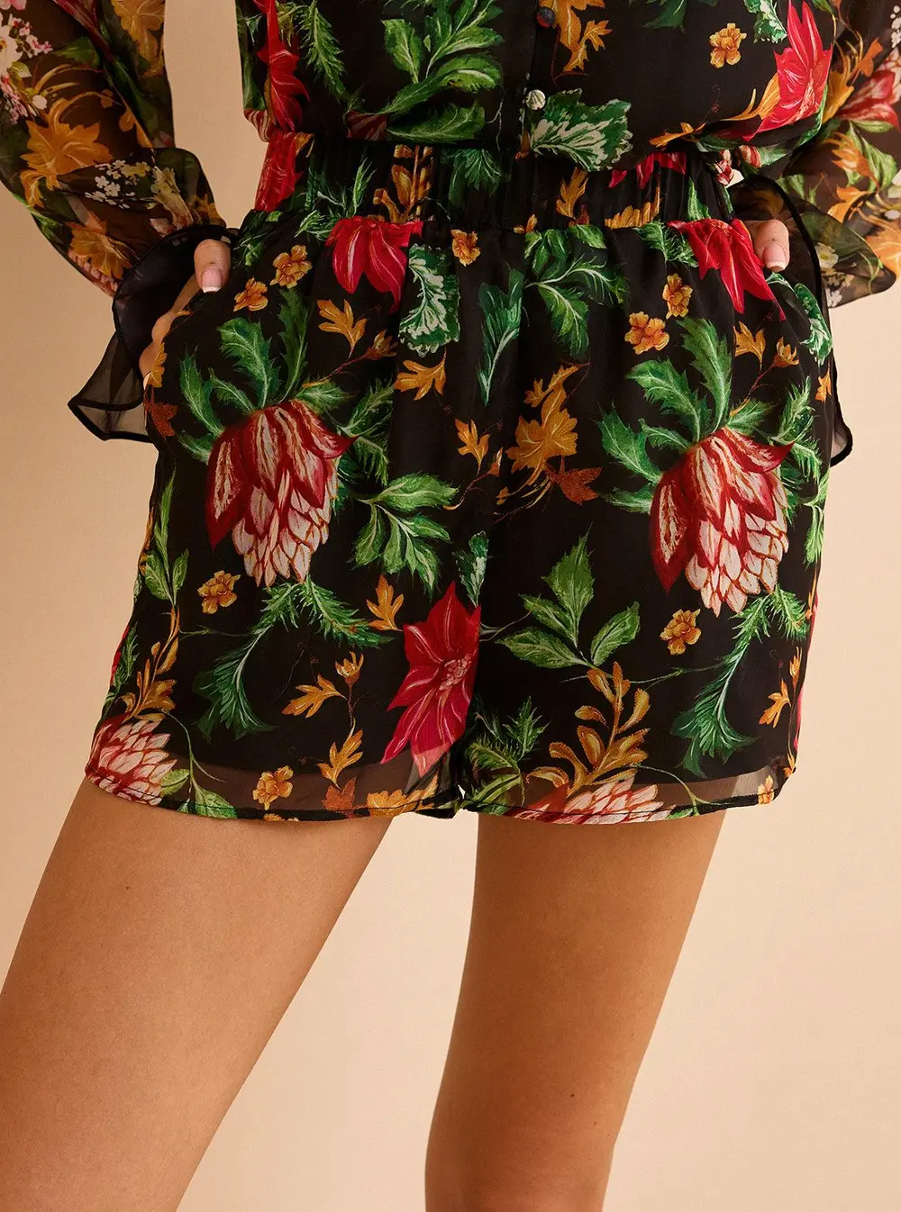 Chiffon Floral Print Elastic Waist Shorts