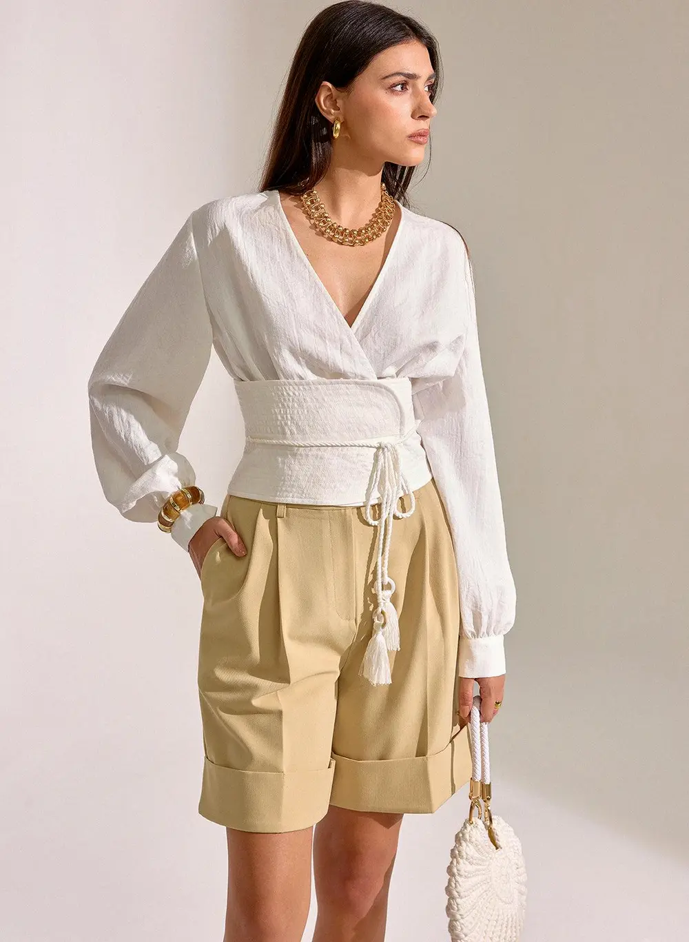 Pocket Mid-Waist Pleated Cuffed Shorts