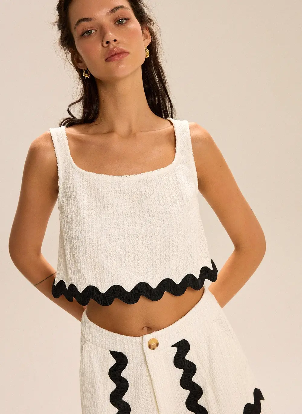 Cropped Tank Top And Scalloped-Trim Shorts Set