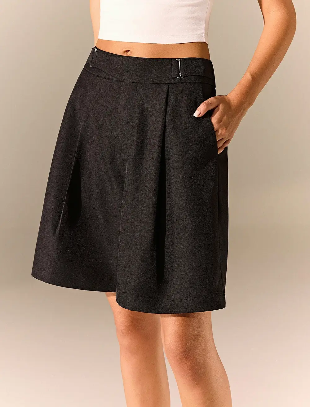 Buckle Detail Mid-Waist Shorts