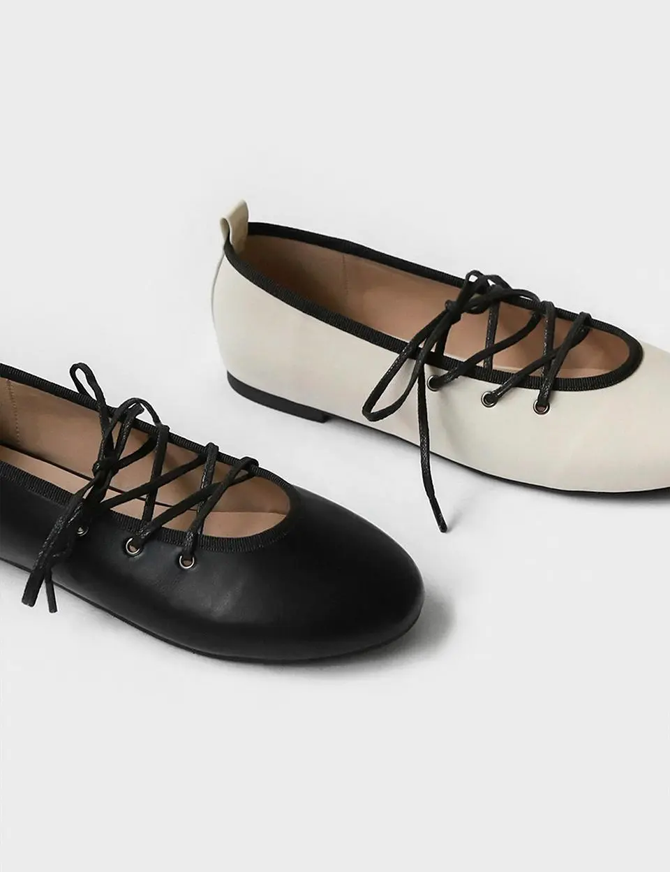 Lace-up Round Toe Faux Leather Flat Shoes