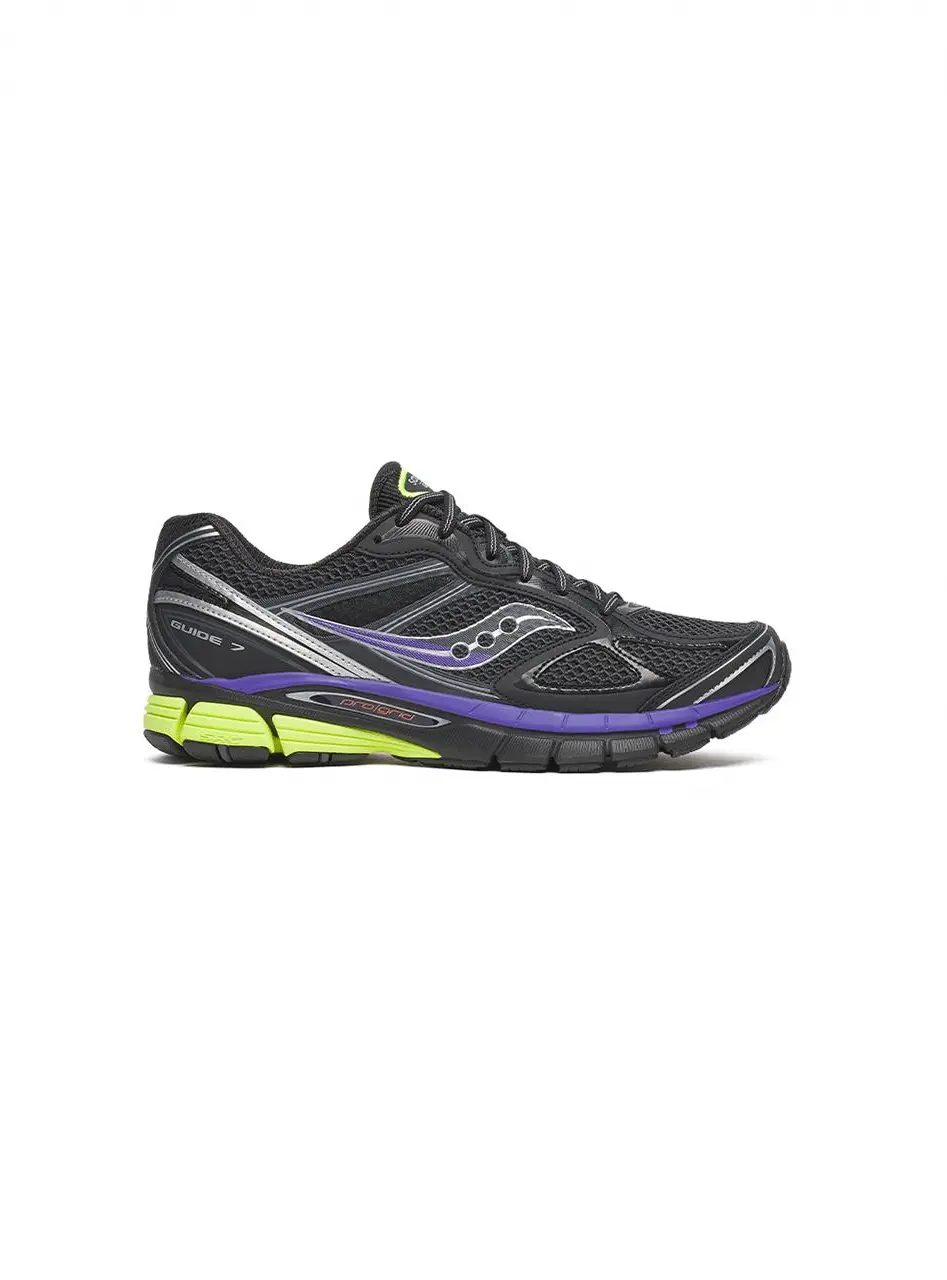 PROGRID GUIDE 7 RUNNING SHOES (S70936-21)