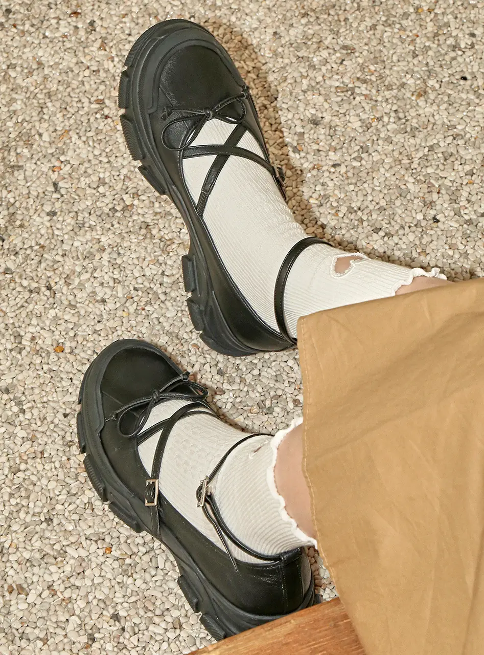 1768 Libre Ribbon Mary Jane Sneakers