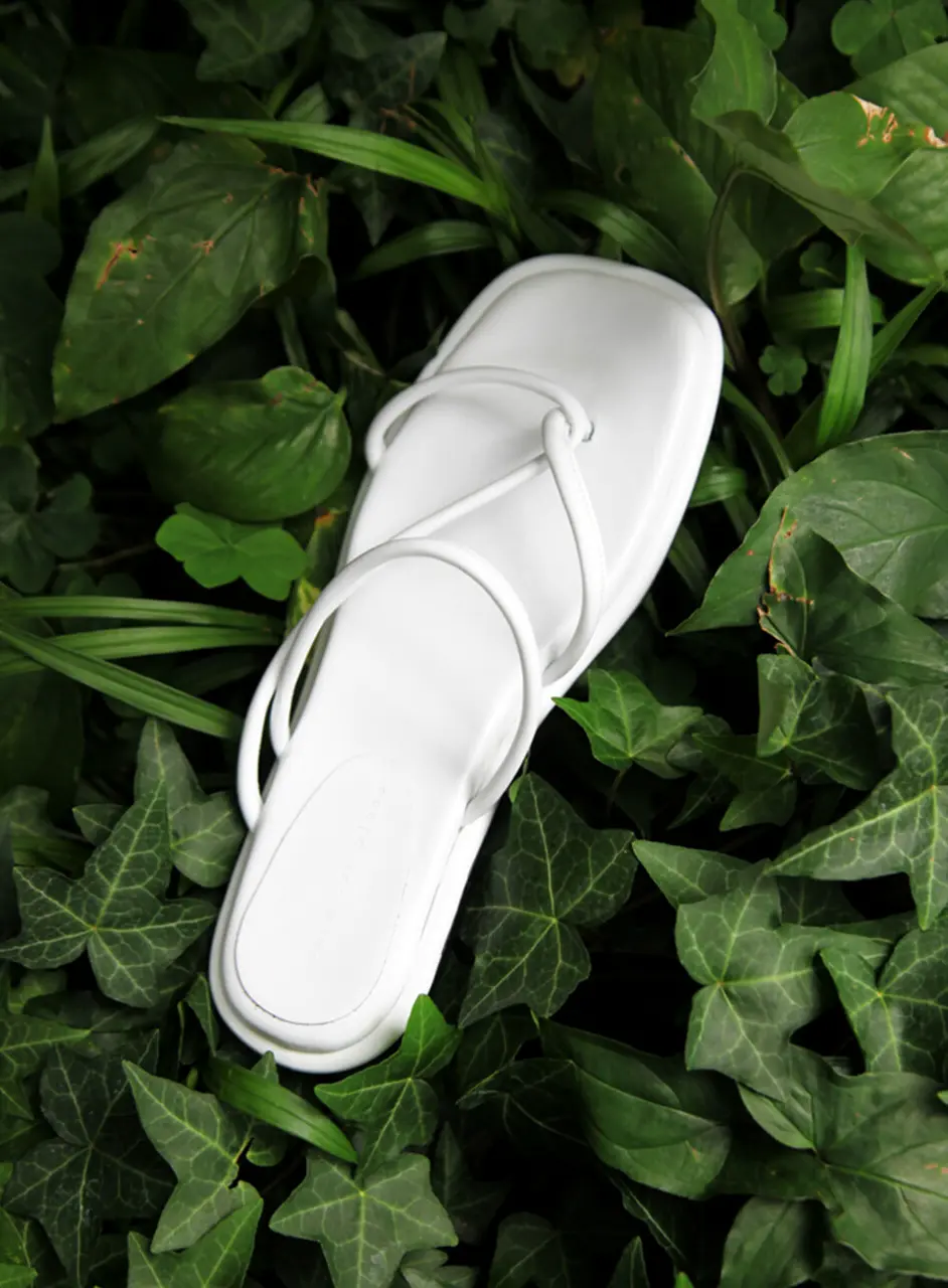 Maya Slides_Leather White