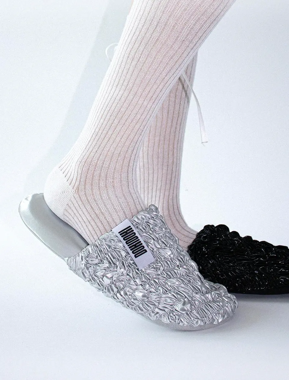 Cauliflower Room Shoes Slides