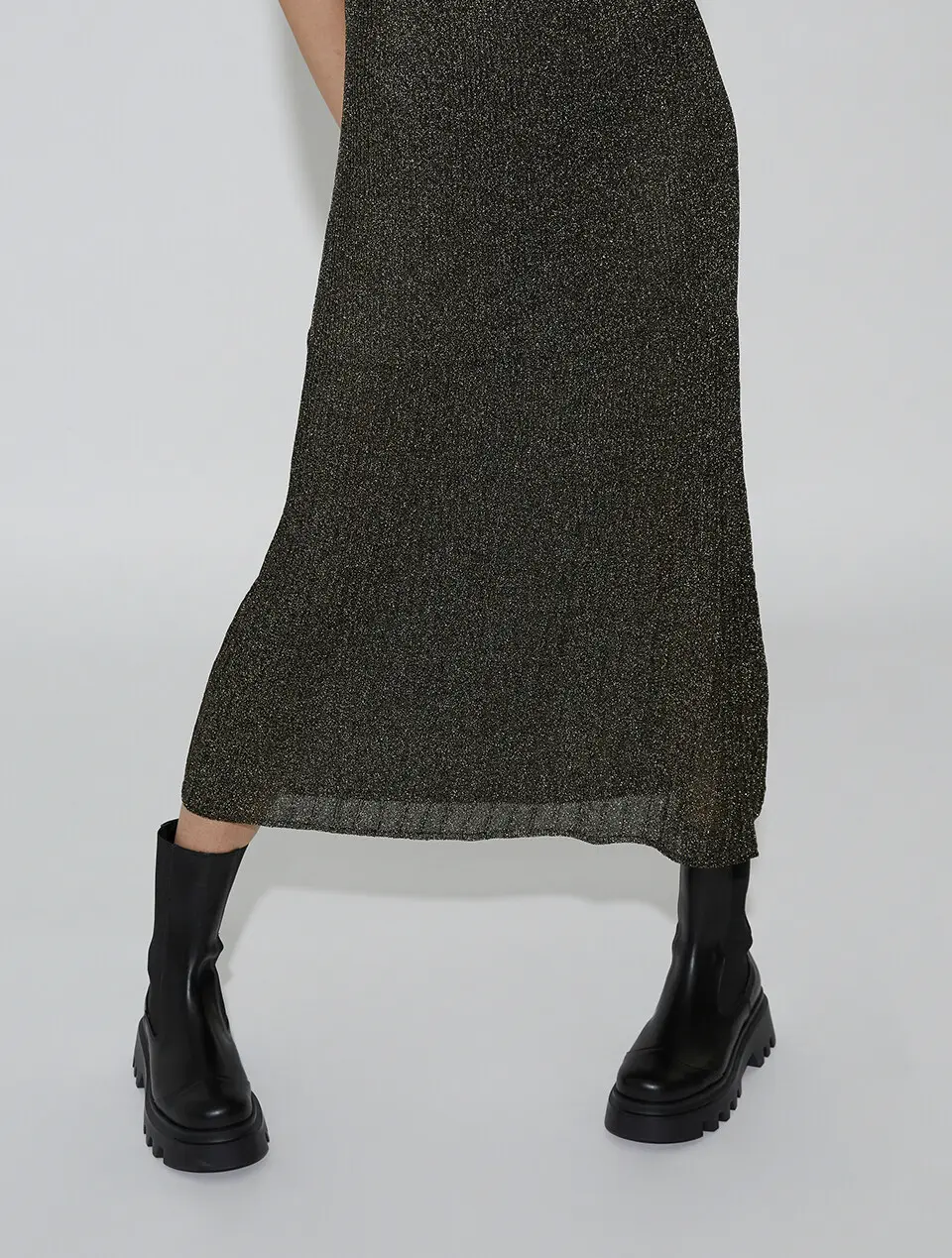 Lucas Chelsea Mid Boots_Black