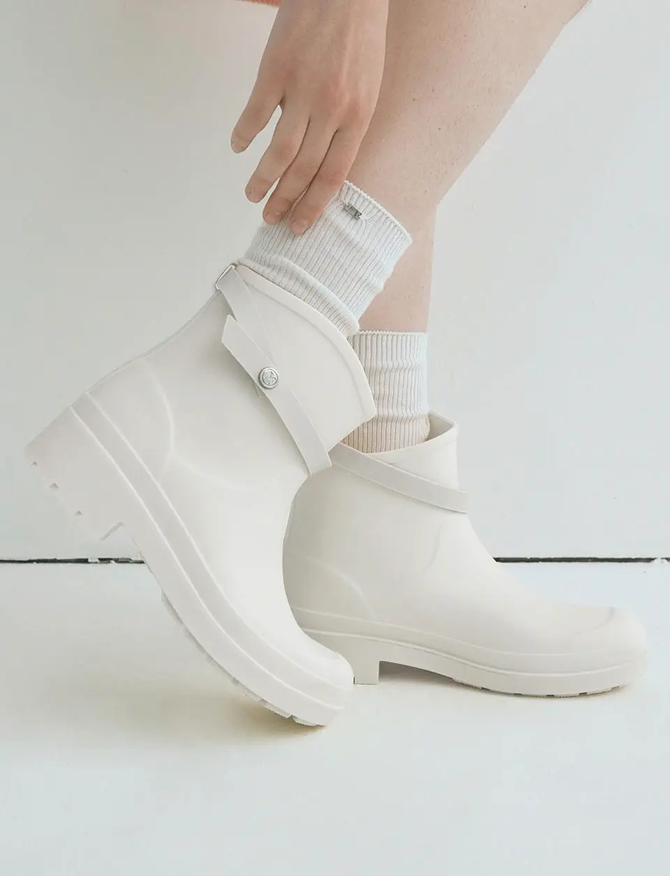 Buckle Strap Short Rain Boots (MDAC056)