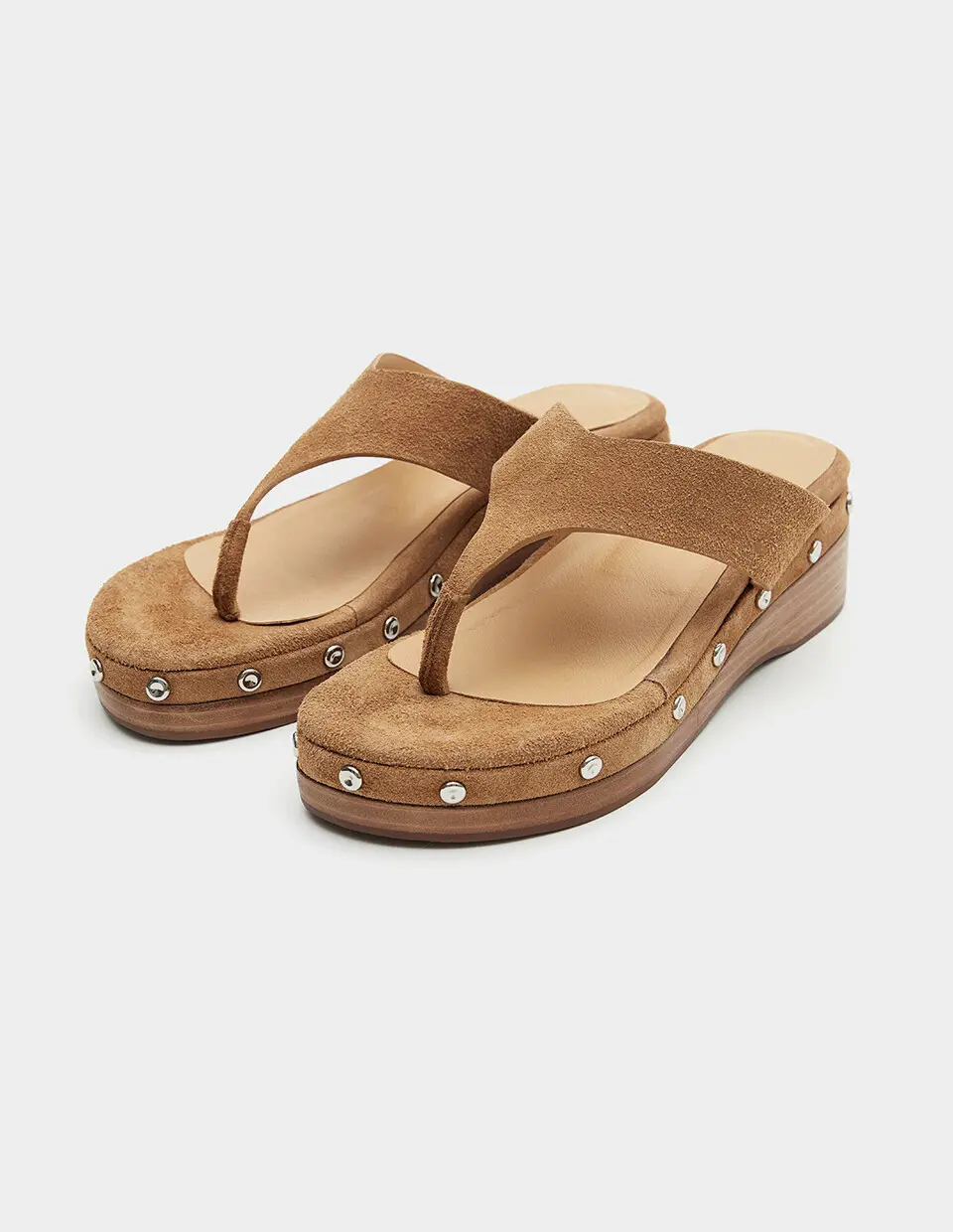 Western Studded Flip-Flops / Camel