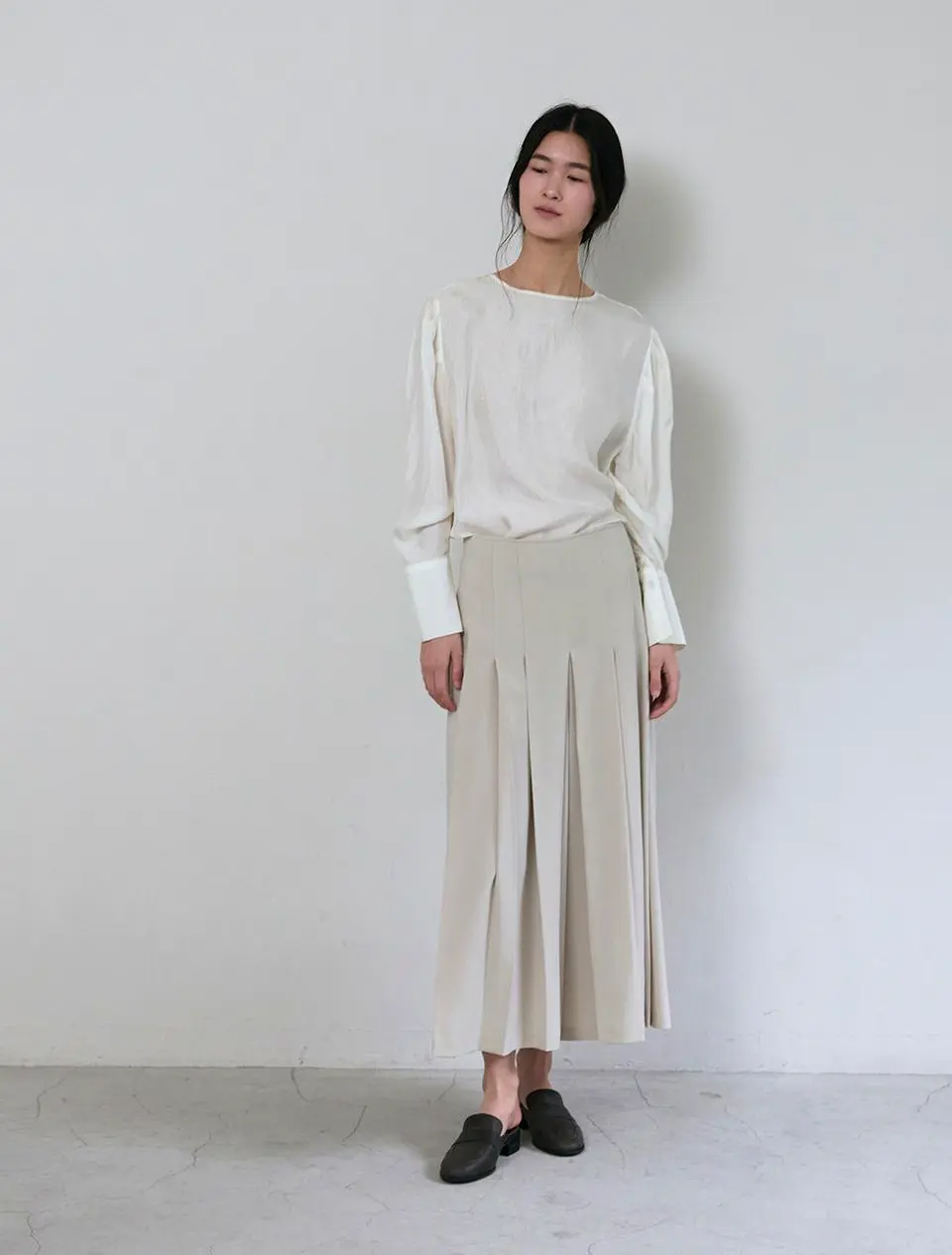 Le Classique Marju Round Toe Bloafer - Smoke Wood