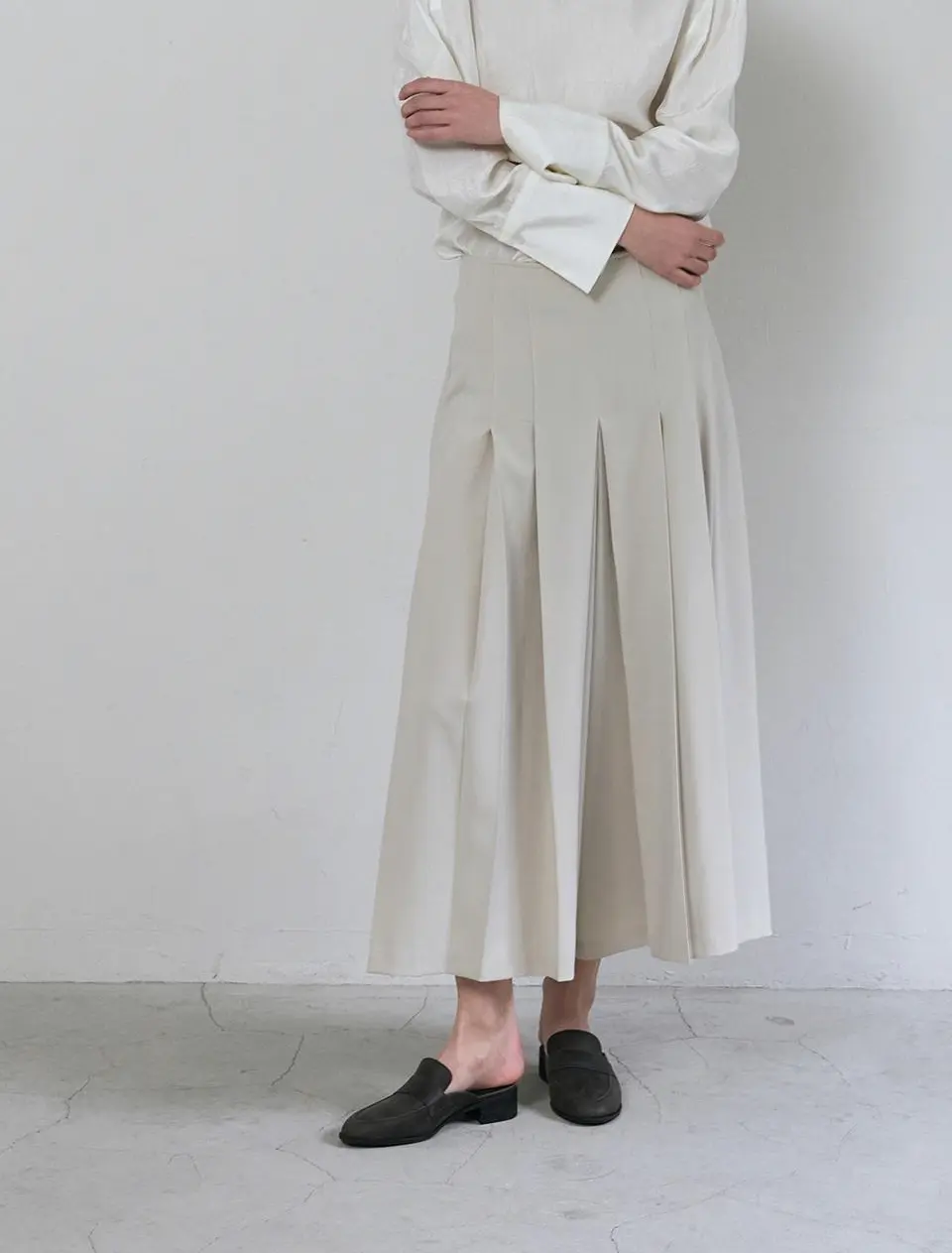 Le Classique Marju Round Toe Bloafer - Smoke Wood