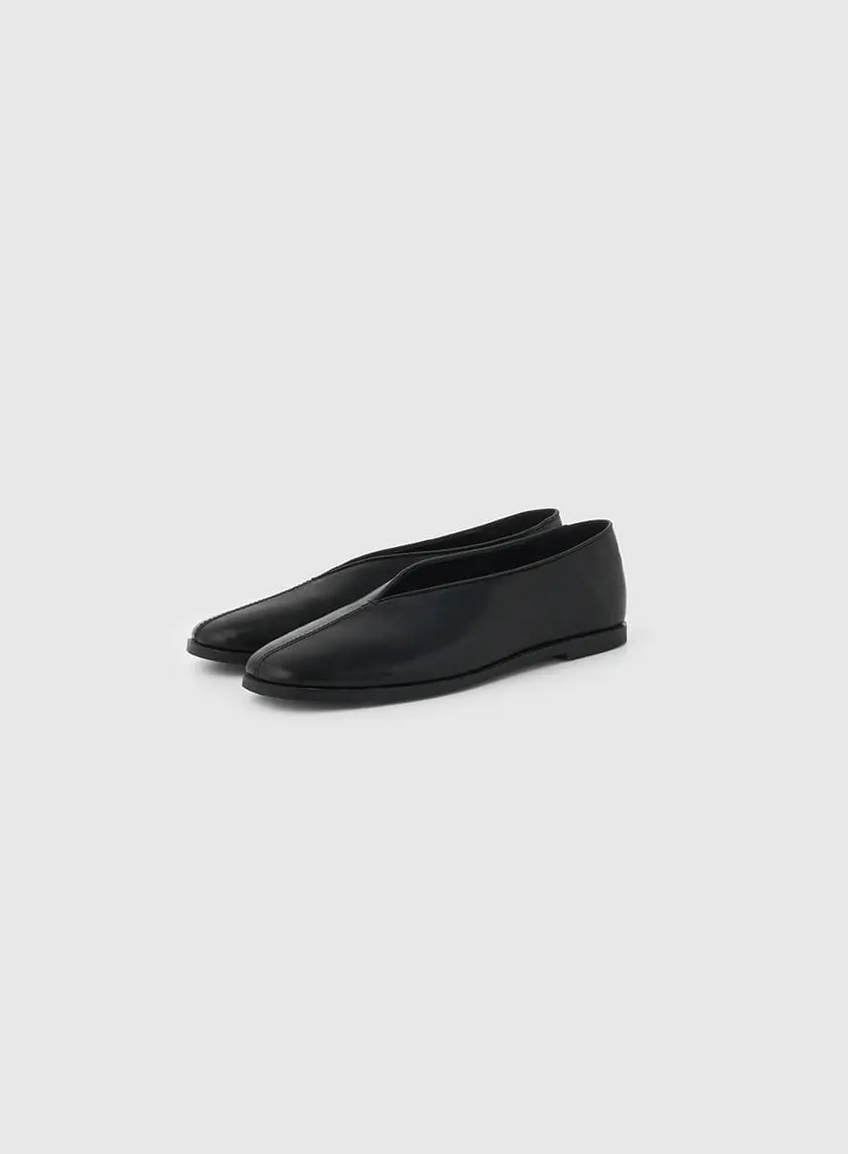 NOA STITCH FLAT LOAFERS [BLACK]