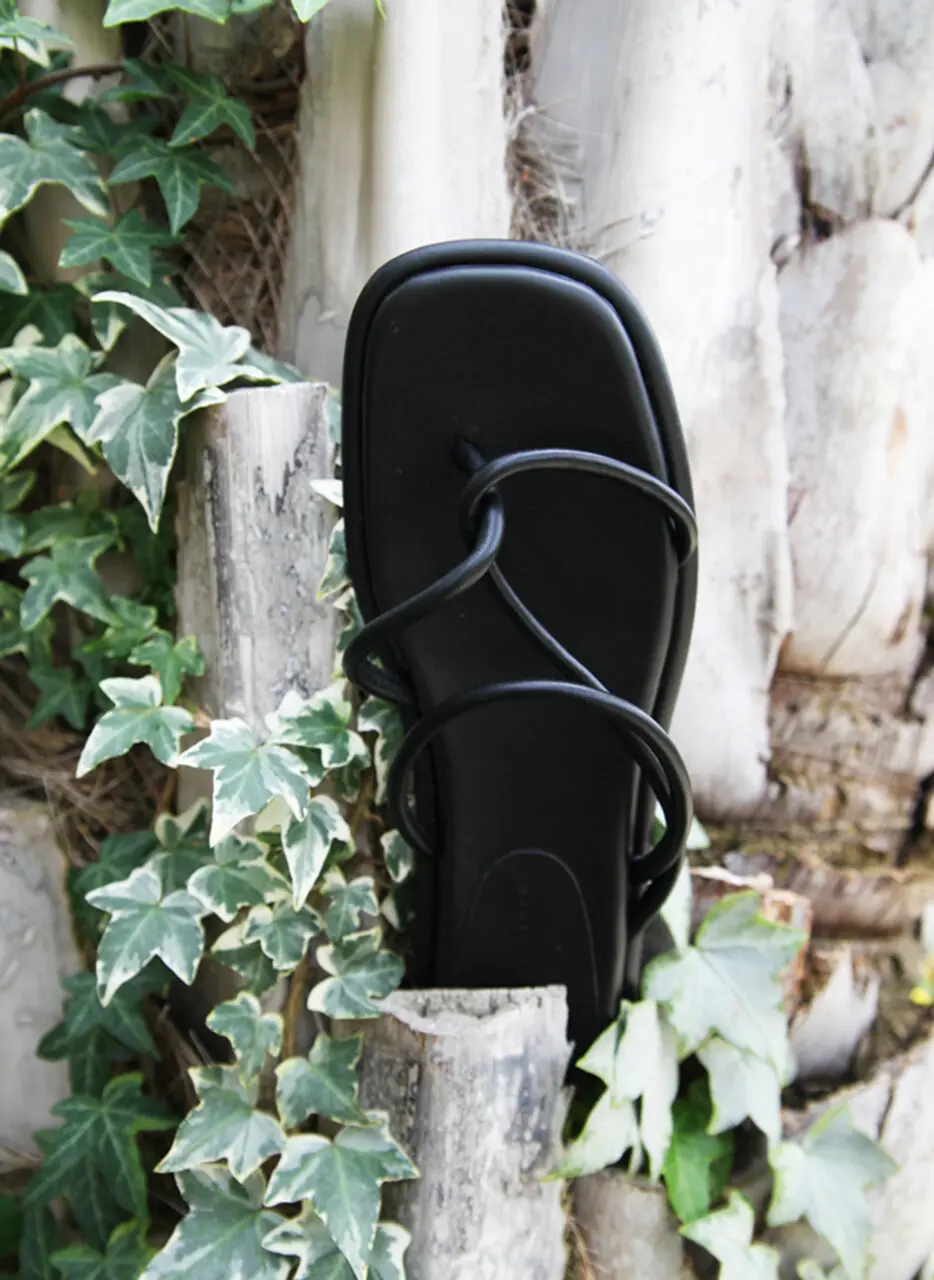 Maya Slides_Leather Black