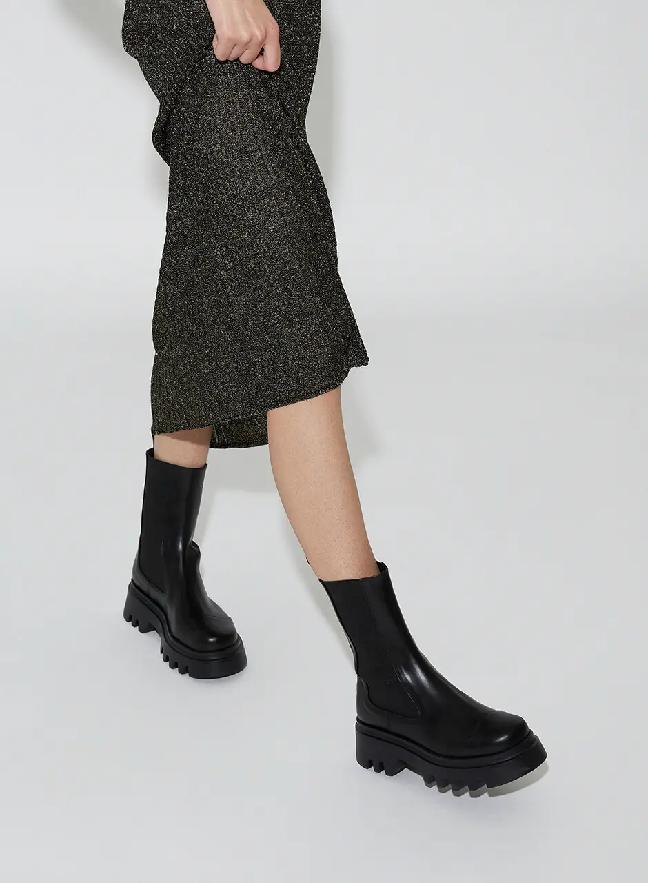 Lucas Chelsea Mid Boots_Black