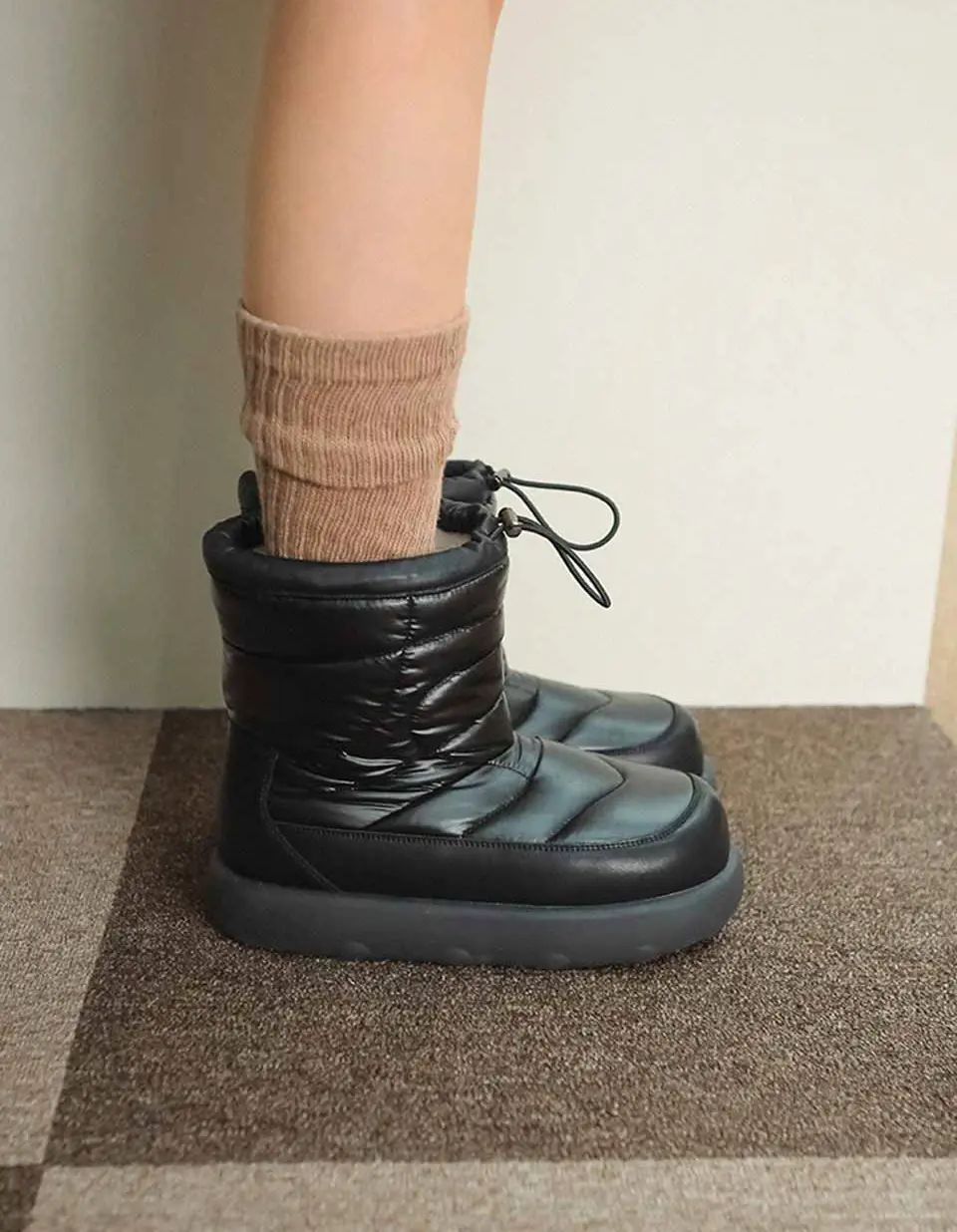 Padded Middle Boots (2 Colors)