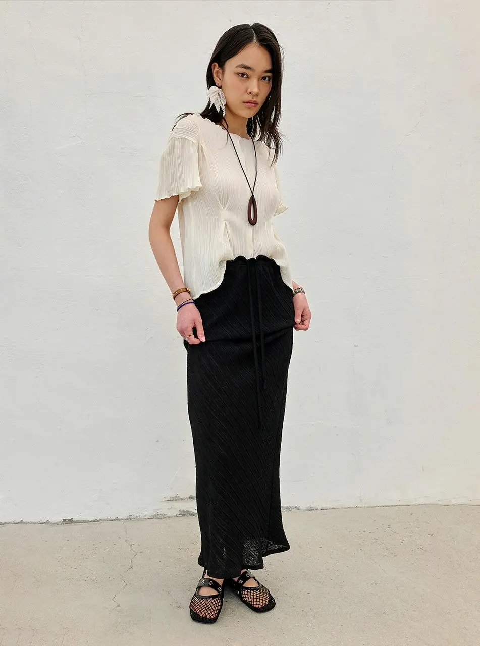 Aloof Eyelet Flat Shoes [Black]