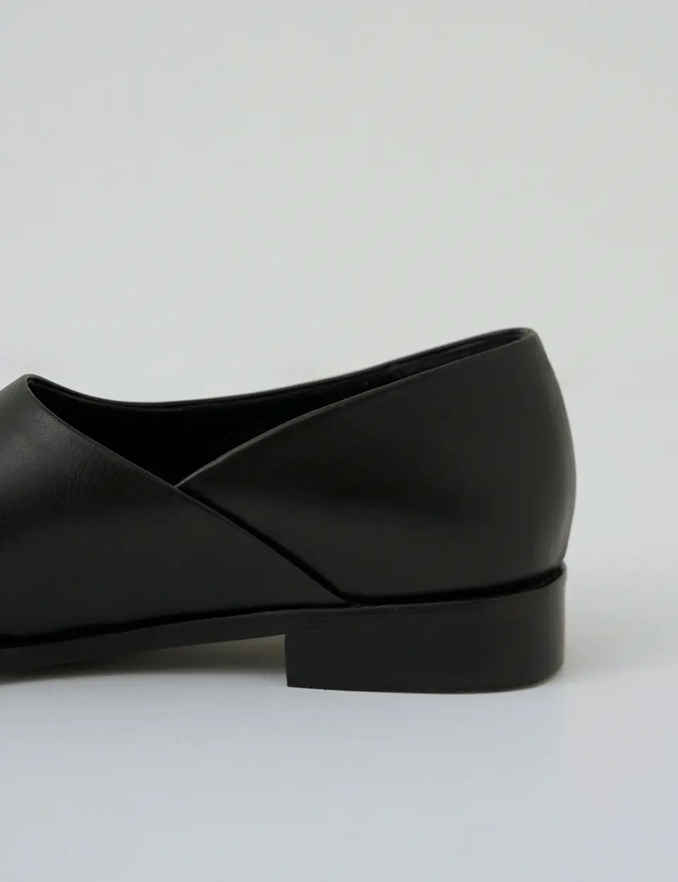 Pebble Loafer [Black]