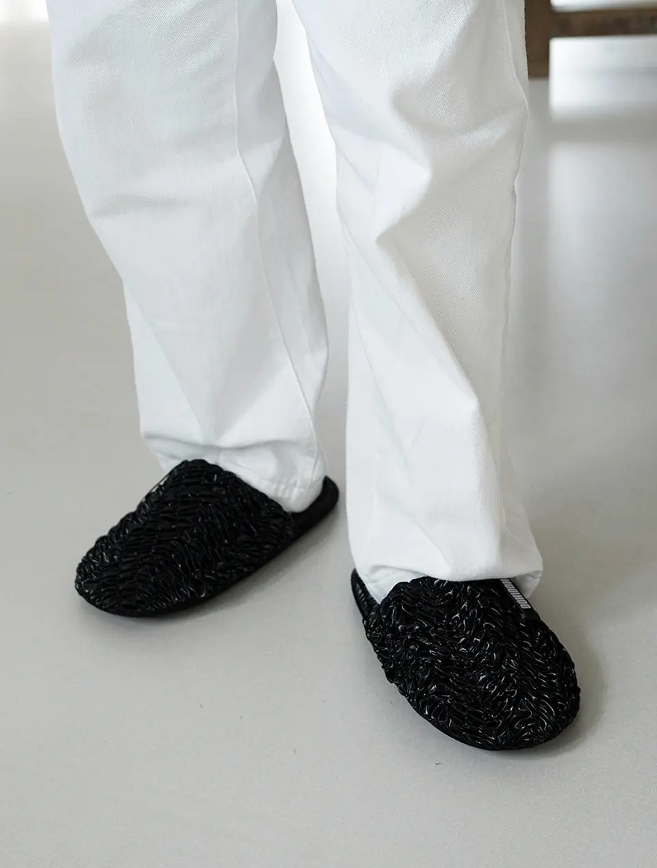 Cauliflower Room Shoes Slides