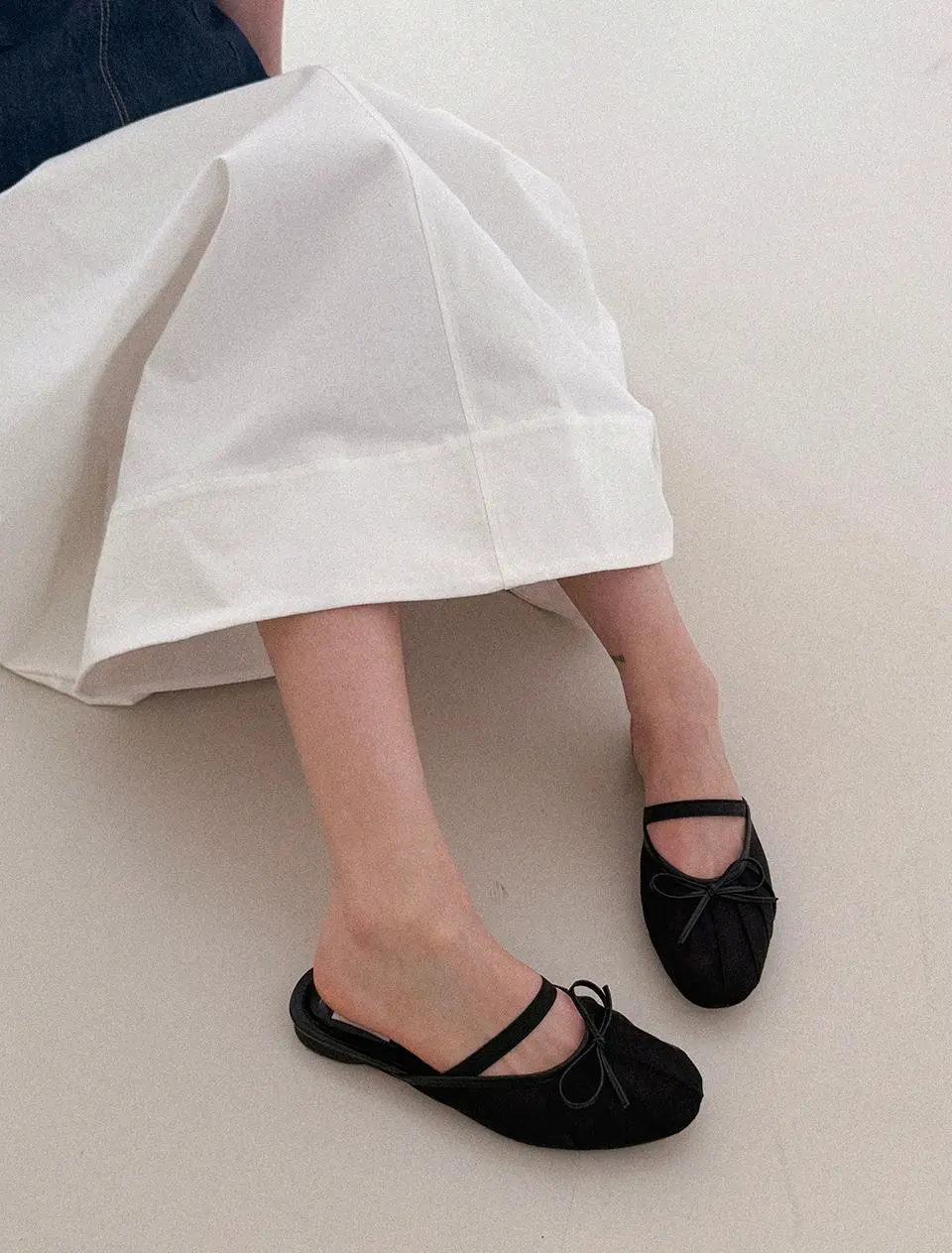 Dahlia Ribbon Mesh Flat Mule Slides (me257)