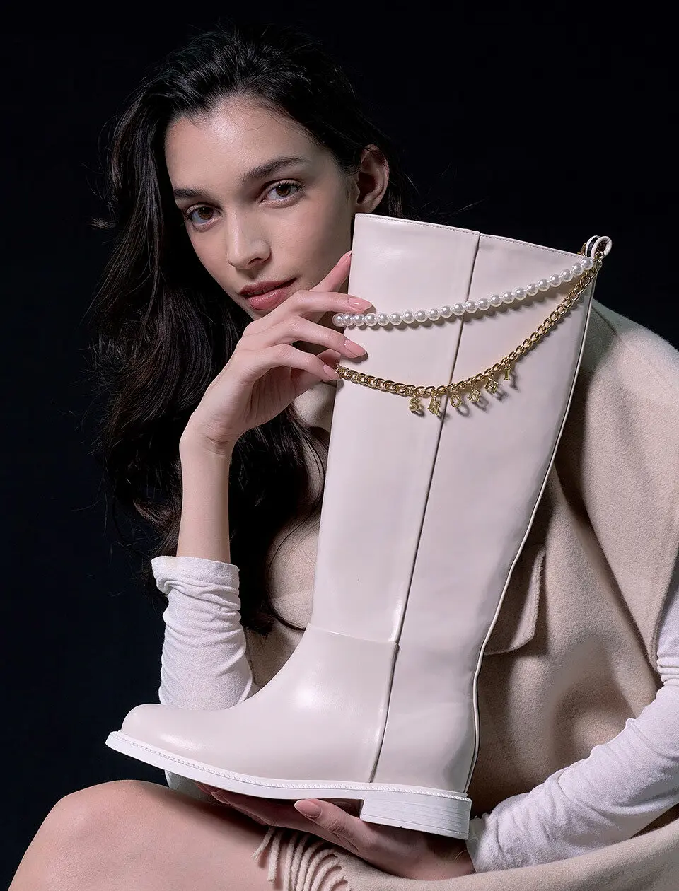 Regina Pearl Logo Chain Long Boots