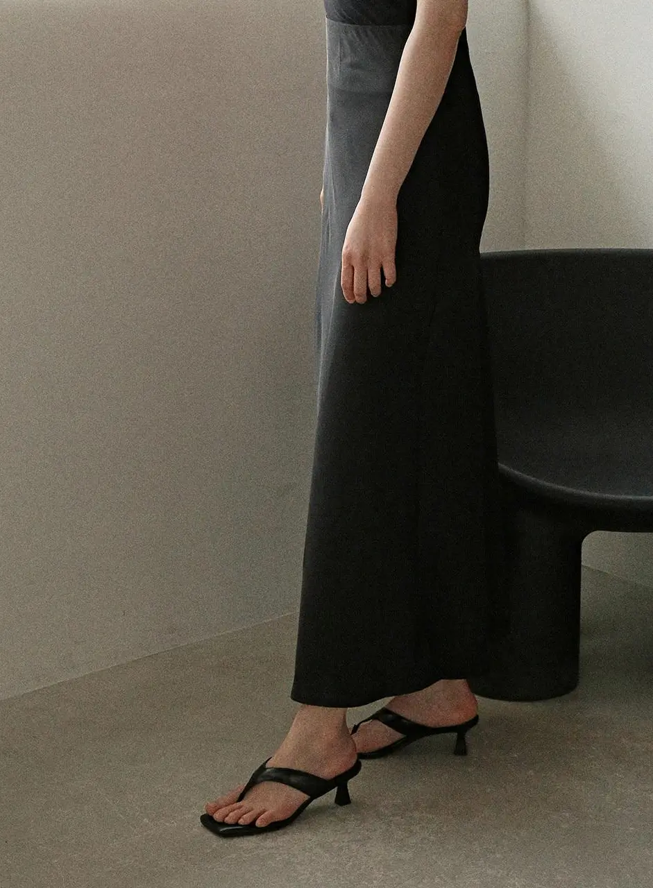 [Exclusive] A1949 Loke Flip Flop Mule Heel