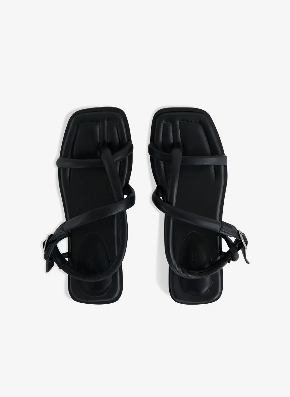 Roer Sandal_Black